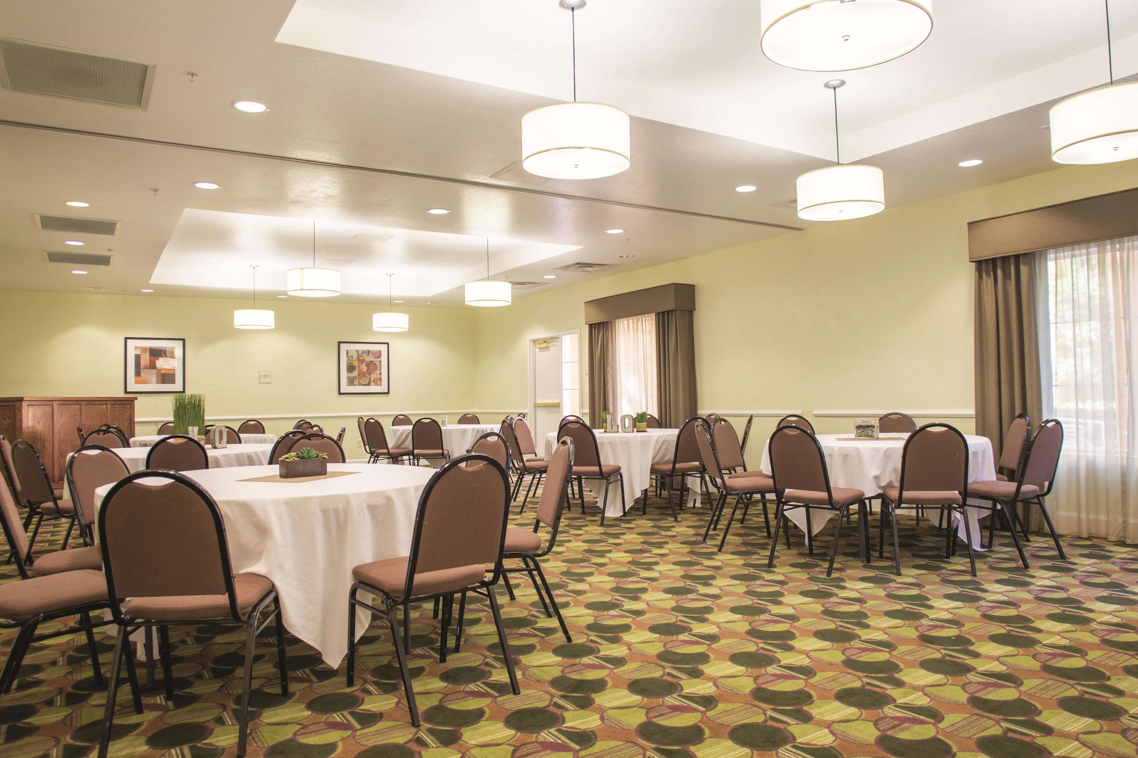 La Quinta Inn And Suites by Wyndham Lubbock North