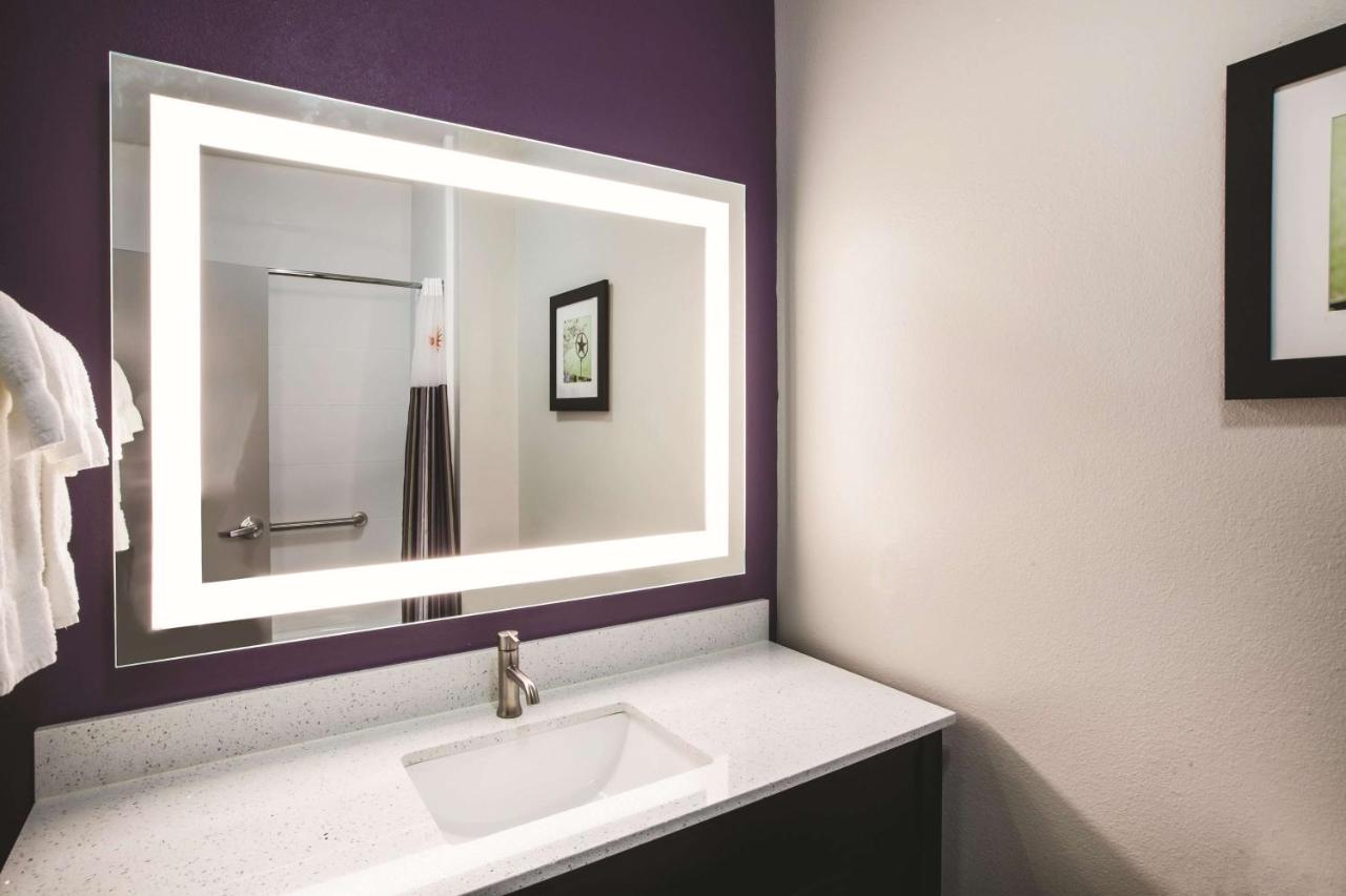 La Quinta Inn & Suites by Wyndham Lubbock South