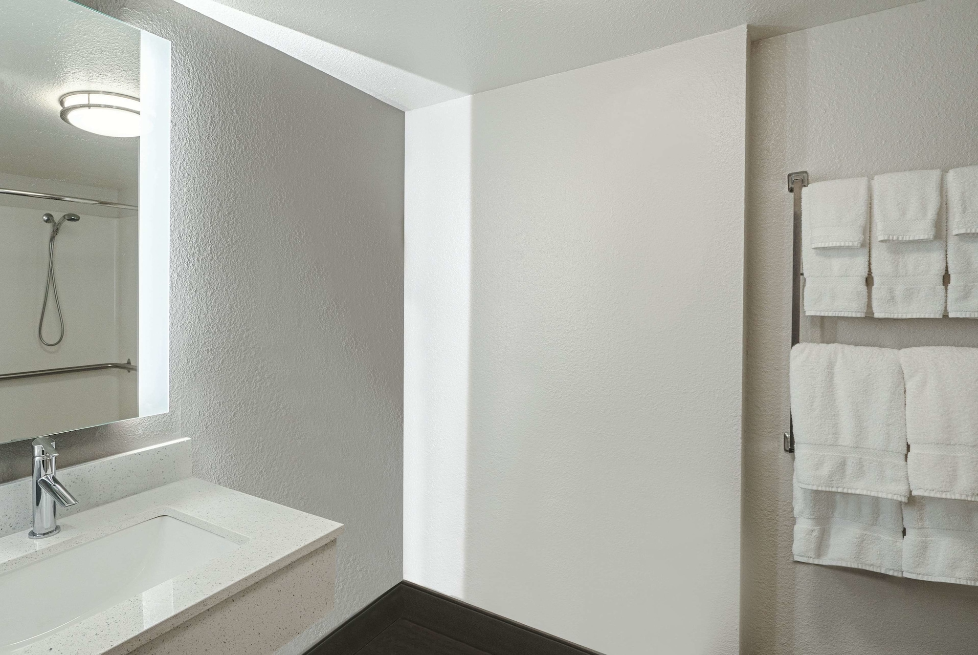 La Quinta Inn & Suites by Wyndham Lubbock West Medical Centr