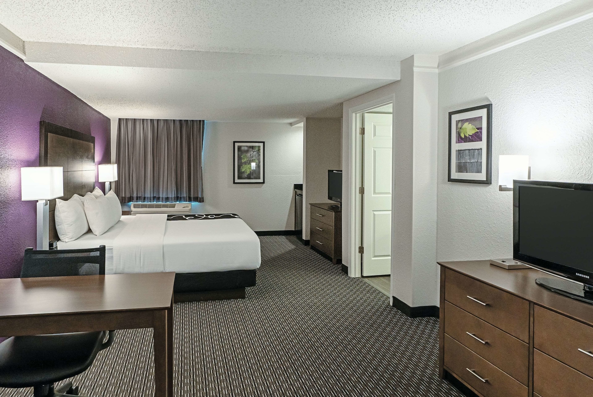 La Quinta Inn & Suites by Wyndham Lubbock West Medical Centr