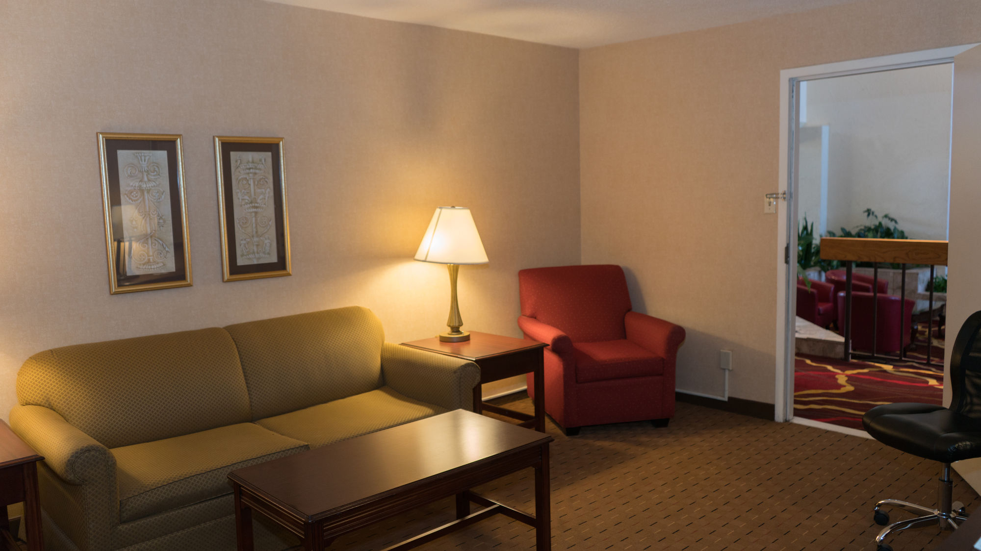 MCM Eleganté Hotel & Suites