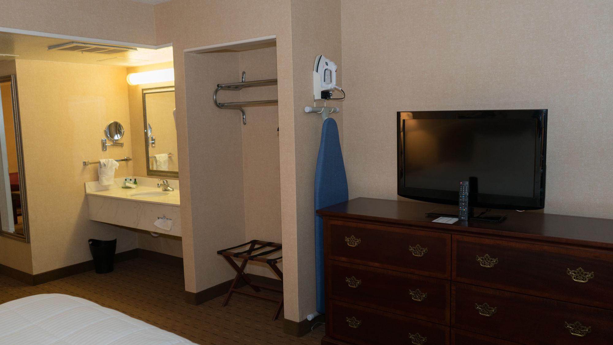 MCM Eleganté Hotel & Suites