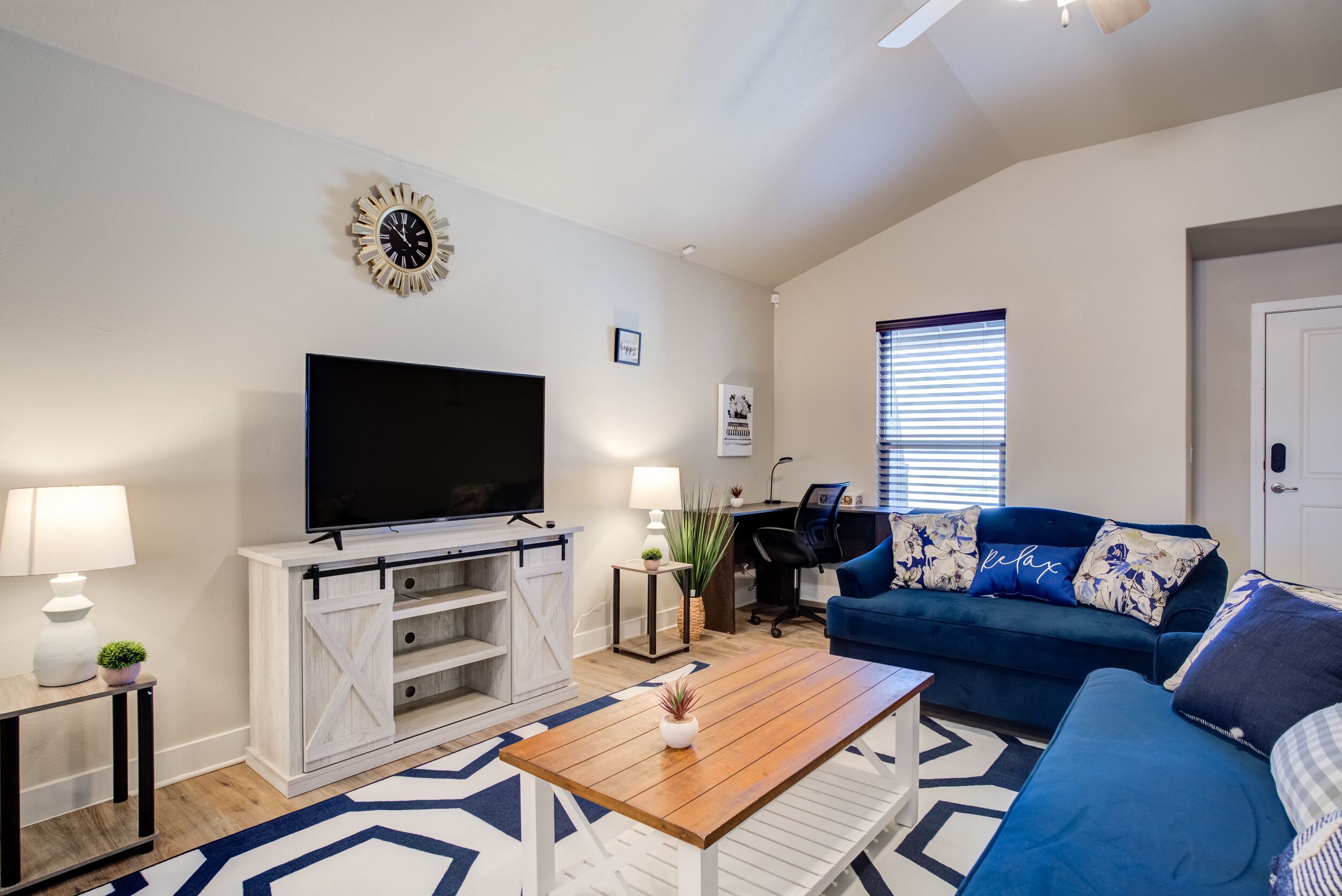 Milano Lodge - Cozy Retreat