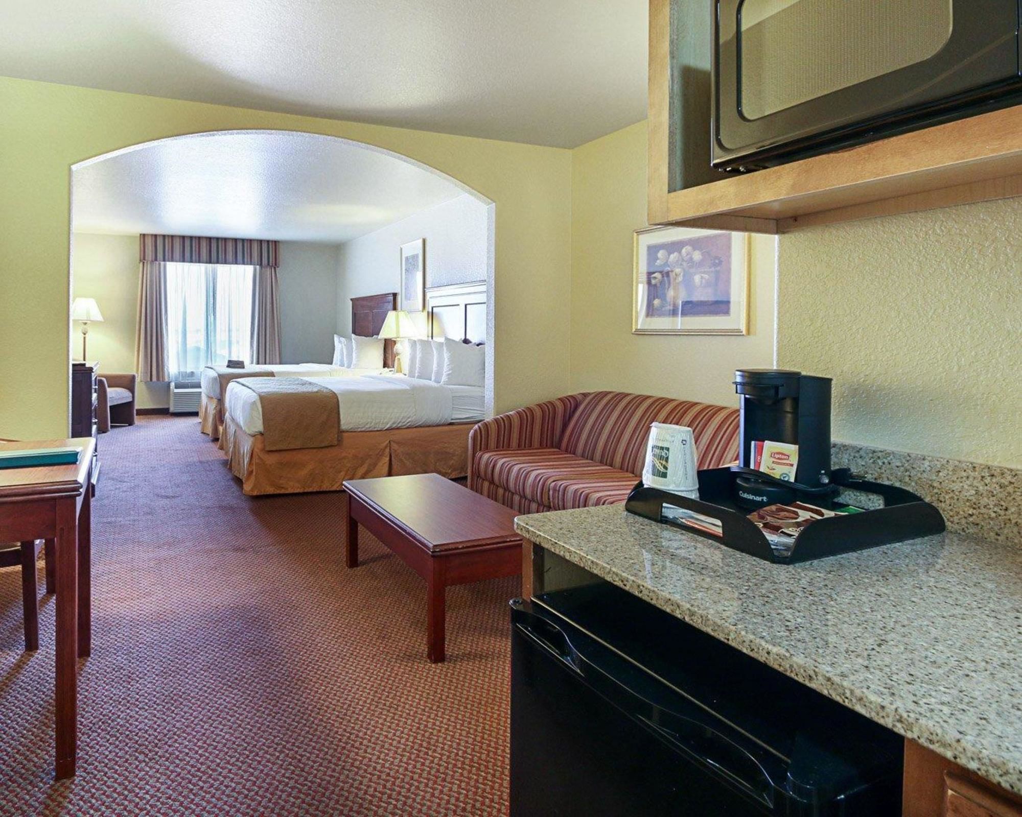 Comfort Inn & Suites