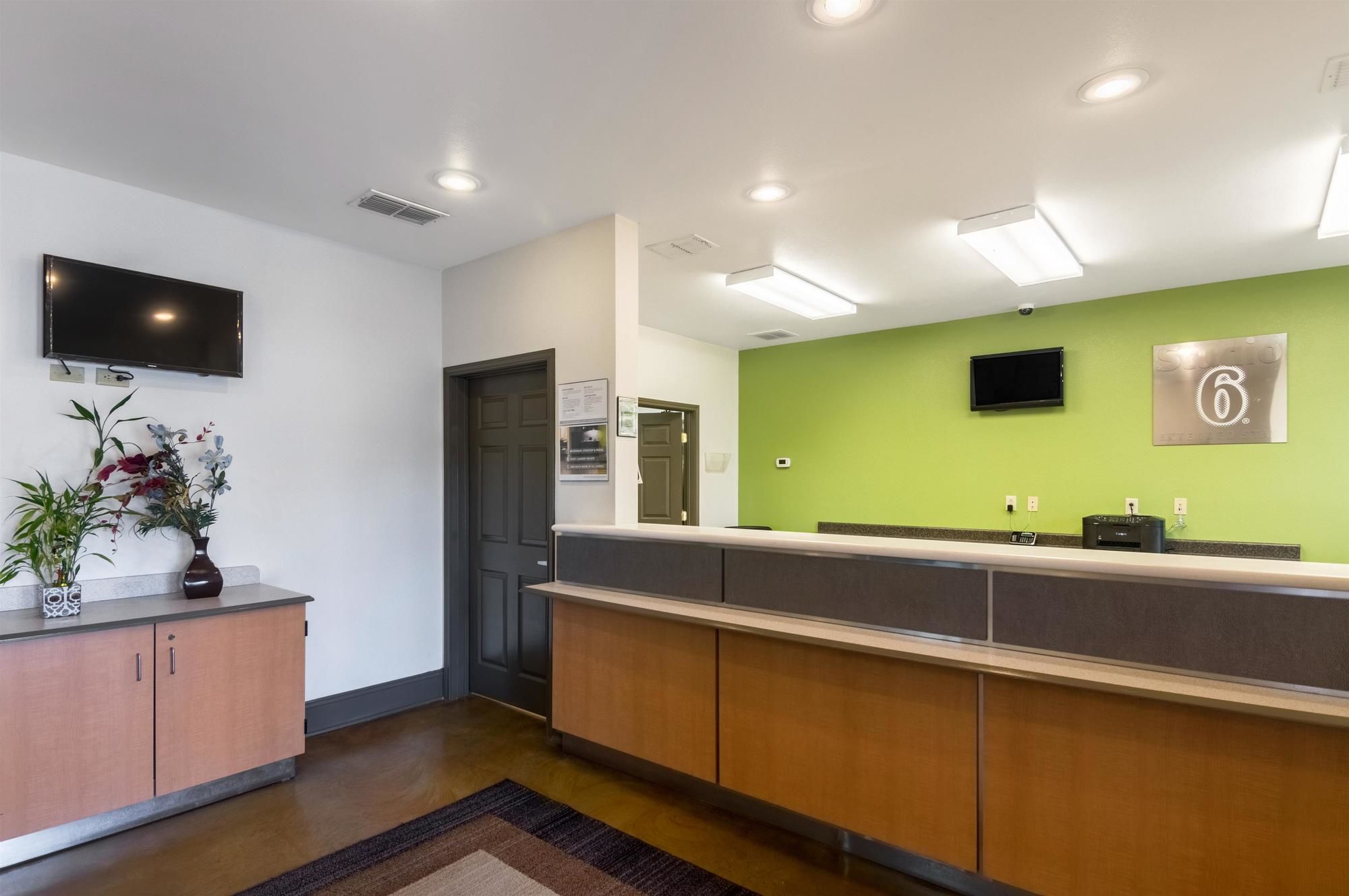 Studio 6 Lubbock Medical Center