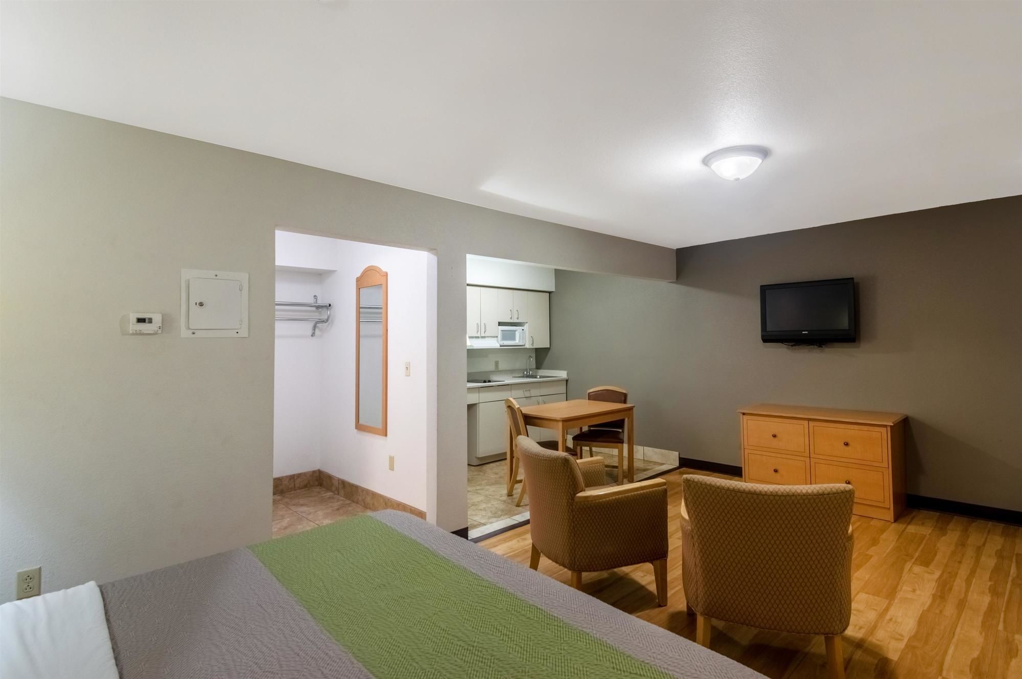 Studio 6 Lubbock Medical Center