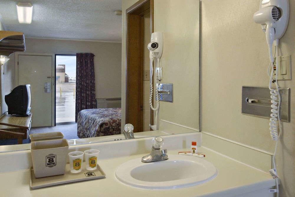 Super 8 by Wyndham Lubbock Civic Center North