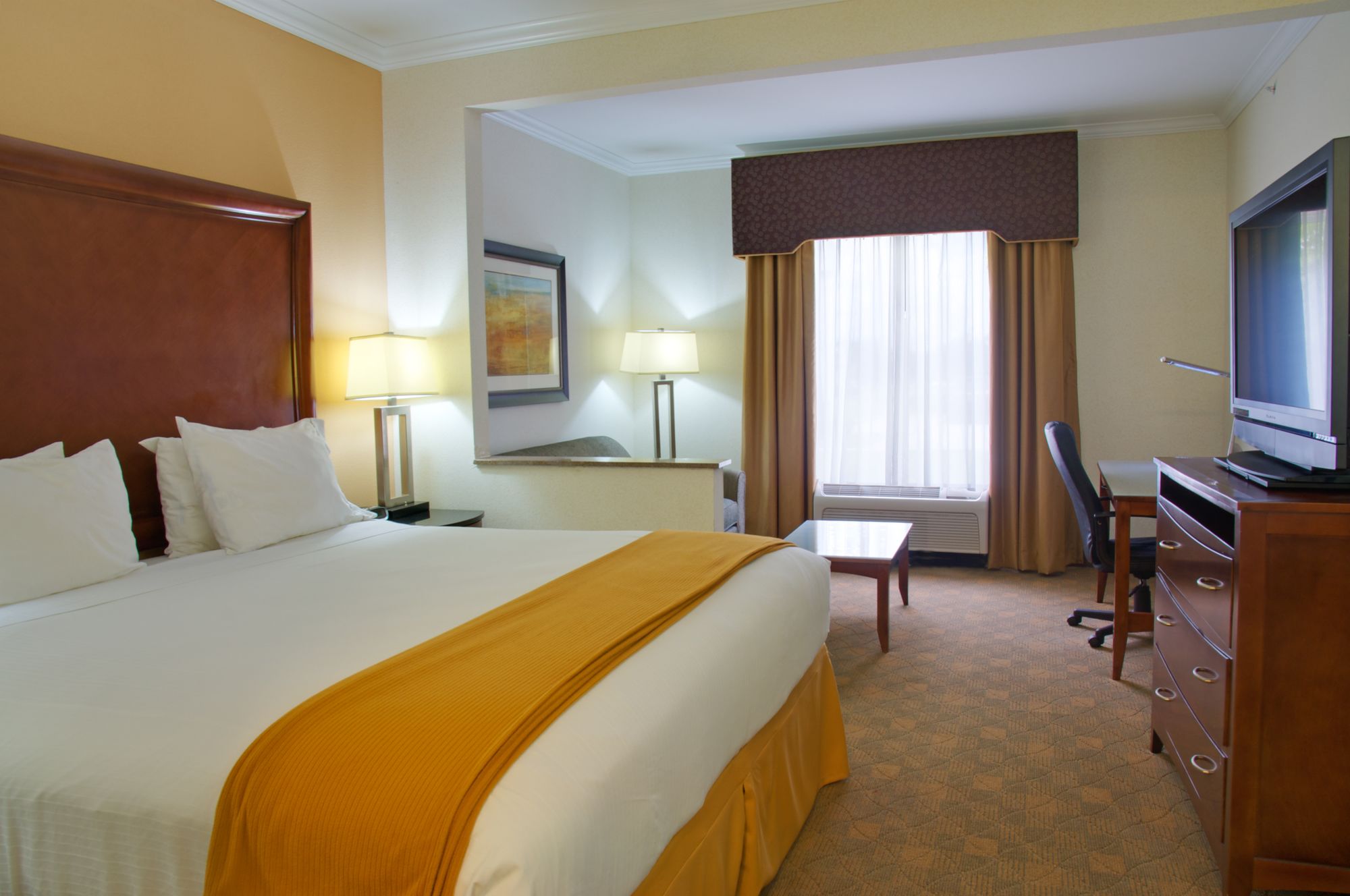 Holiday Inn Express & Suites Lufkin South