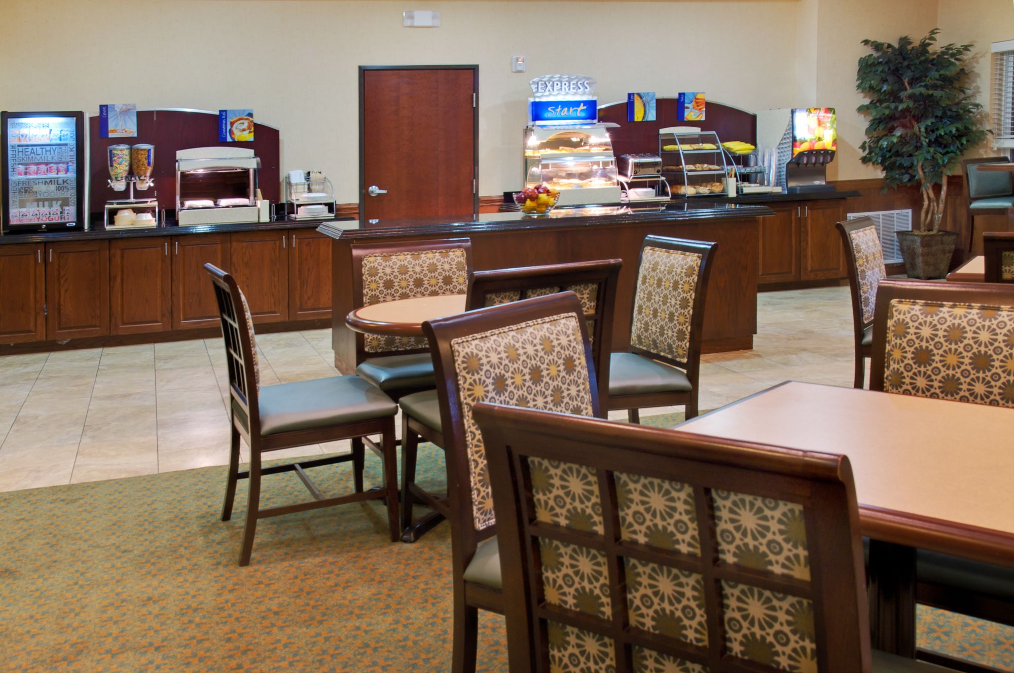 Holiday Inn Express & Suites Lufkin South