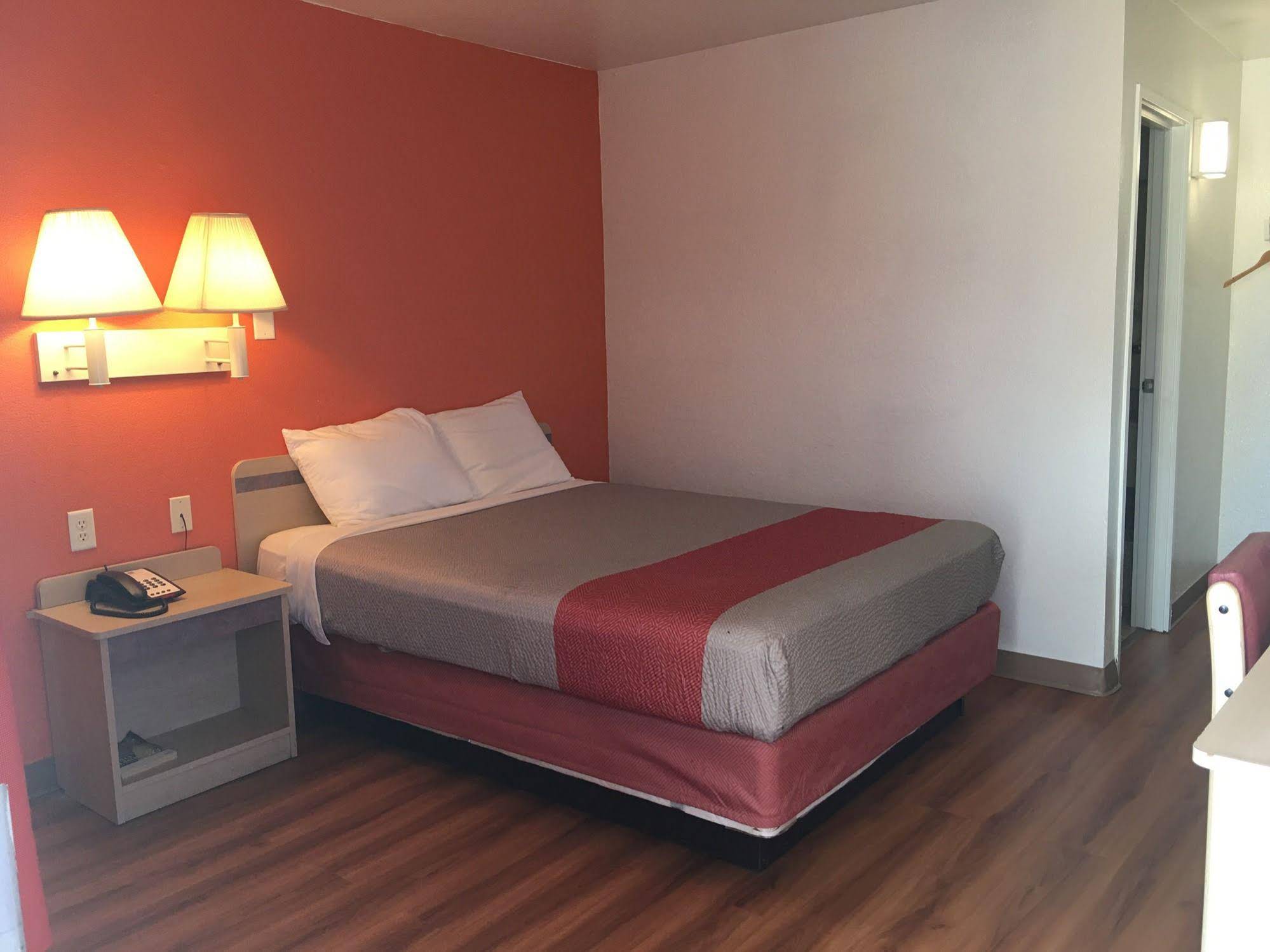 Motel 6 Lufkin