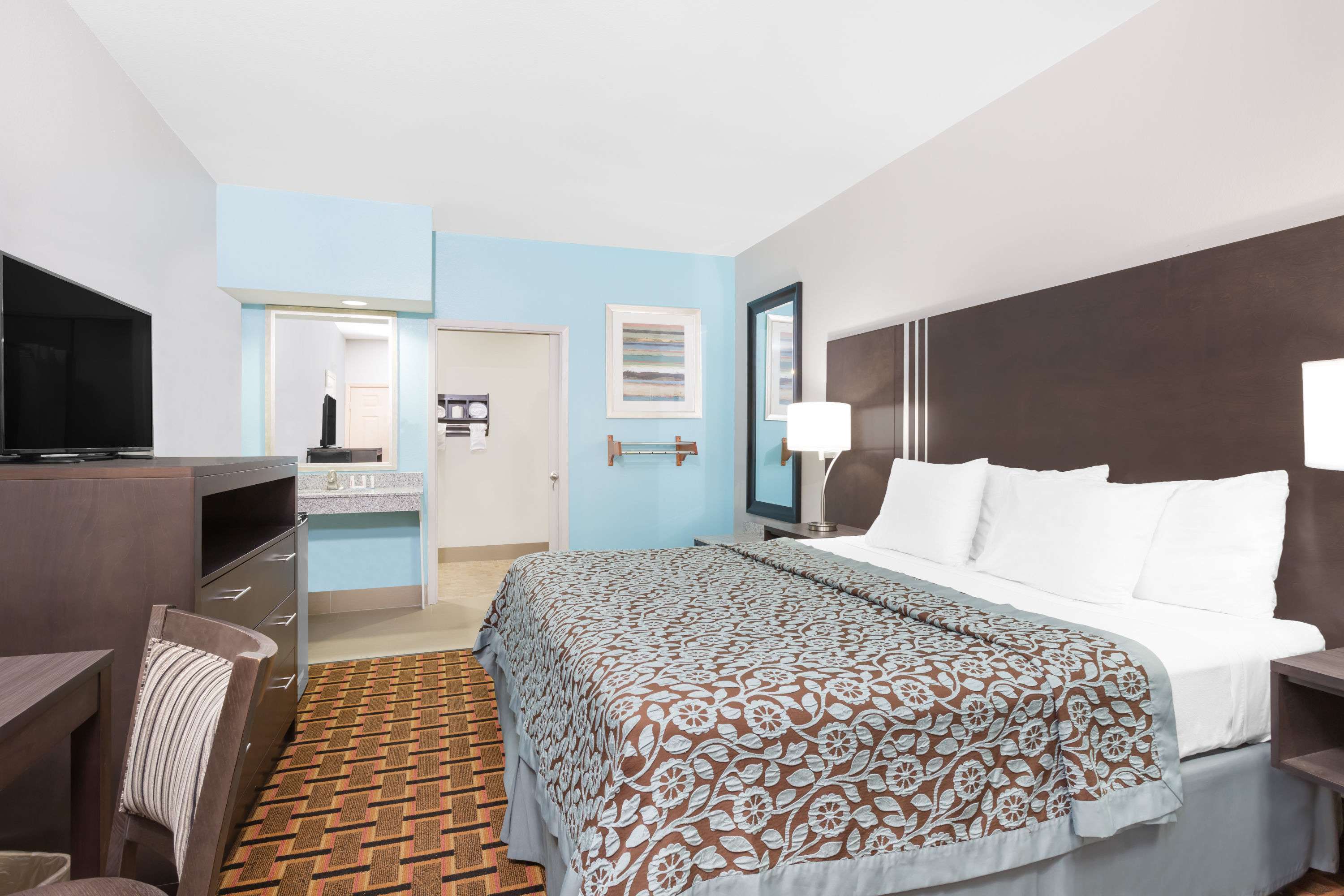 Days Inn & Suites by Wyndham Madisonville