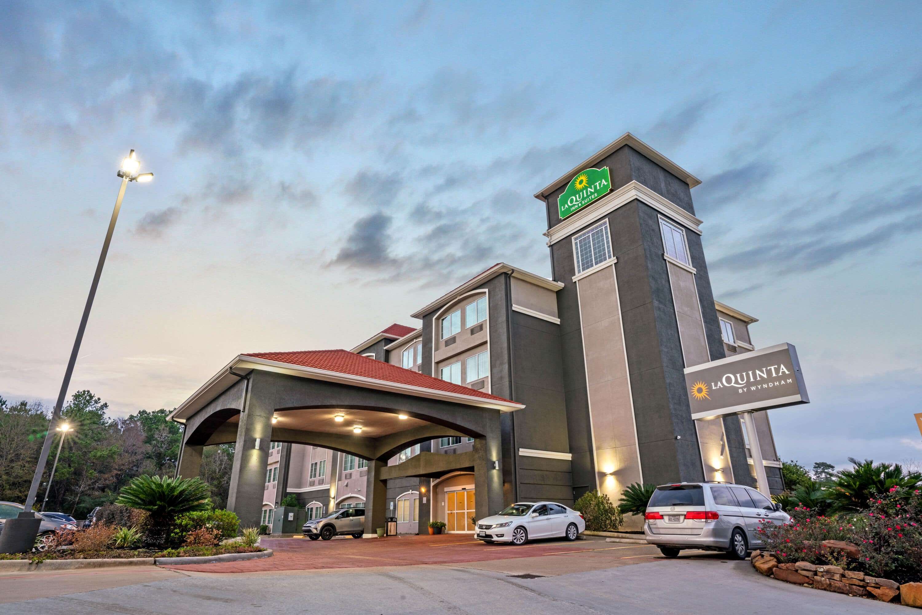 La Quinta Inn & Suites by Wyndham Houston - Magnolia