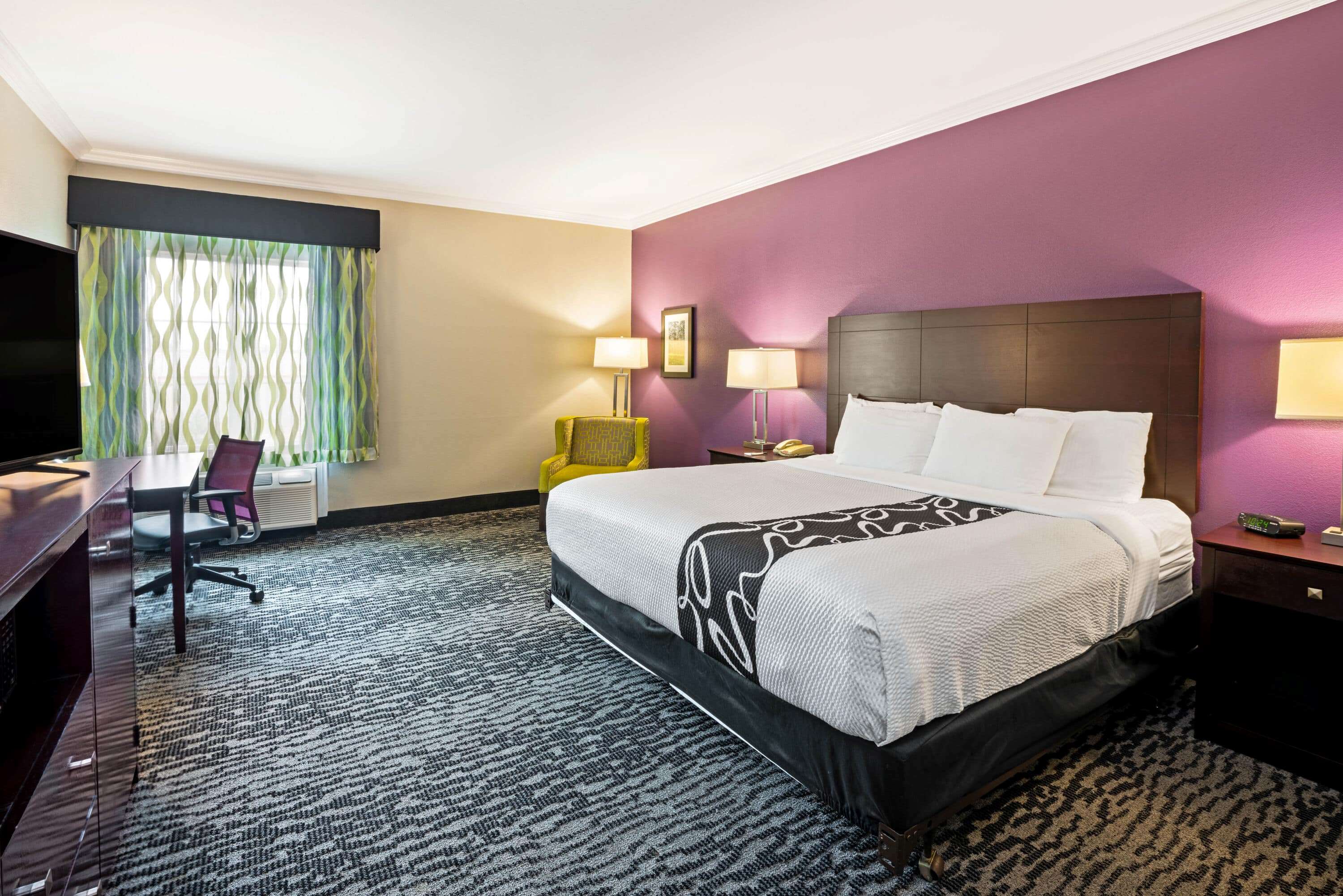 La Quinta Inn & Suites by Wyndham Houston - Magnolia
