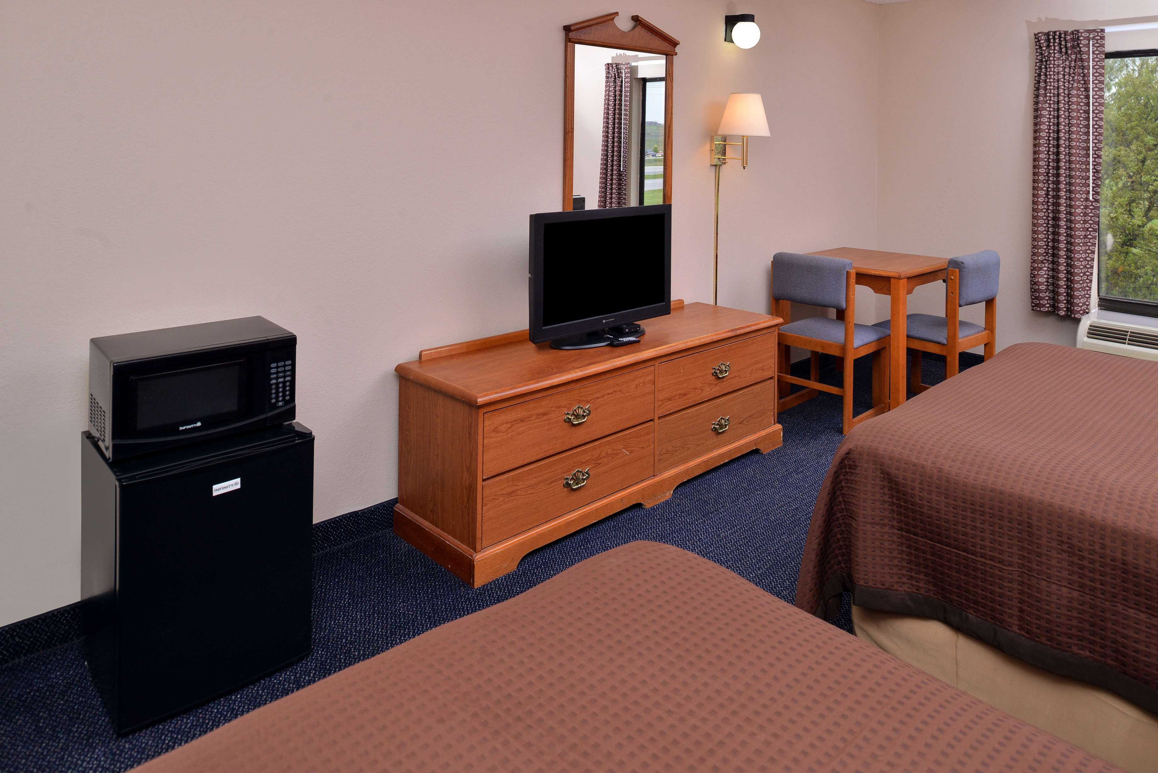 Red Roof Inn & Suites Austin East-Manor
