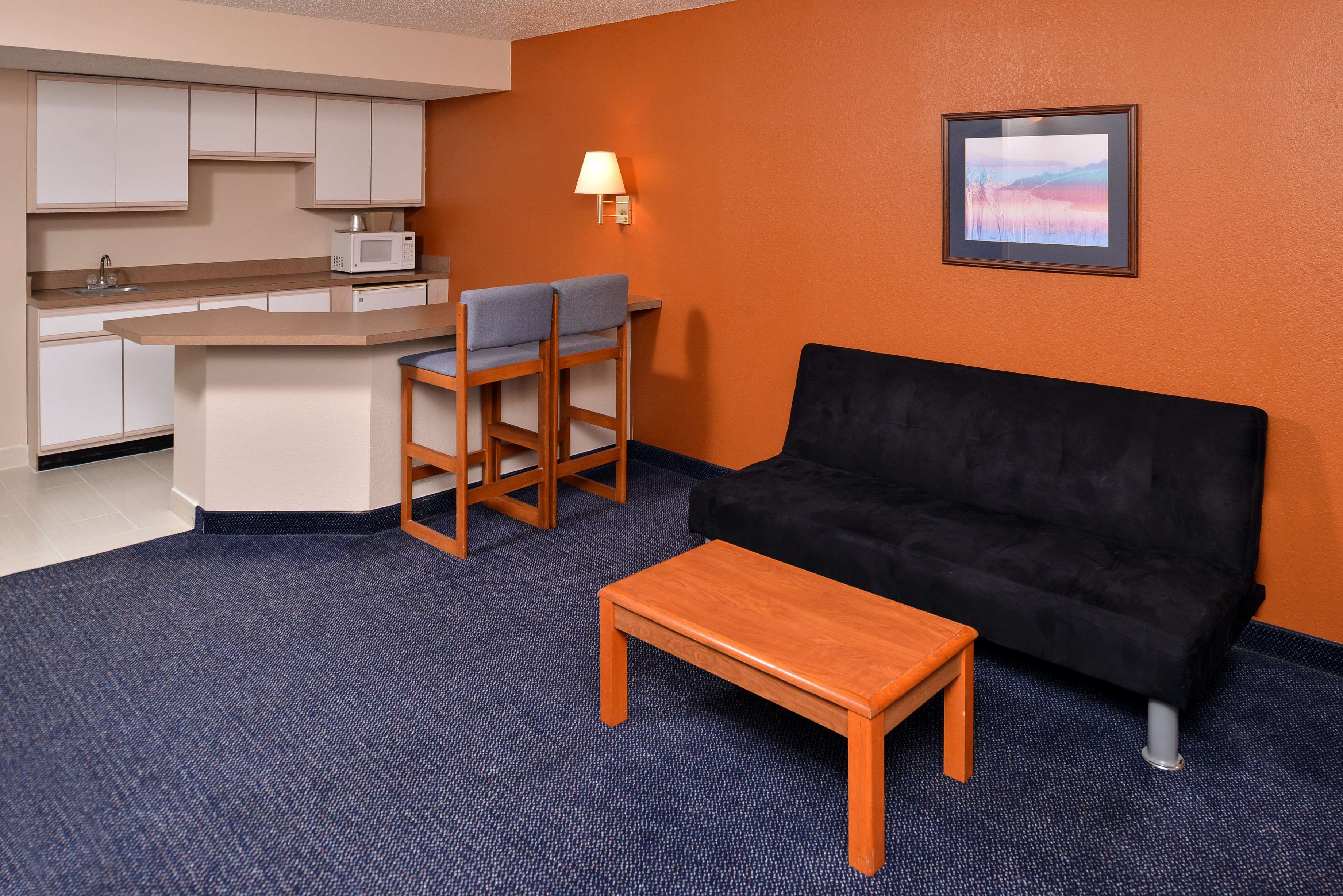 Red Roof Inn & Suites Austin East-Manor