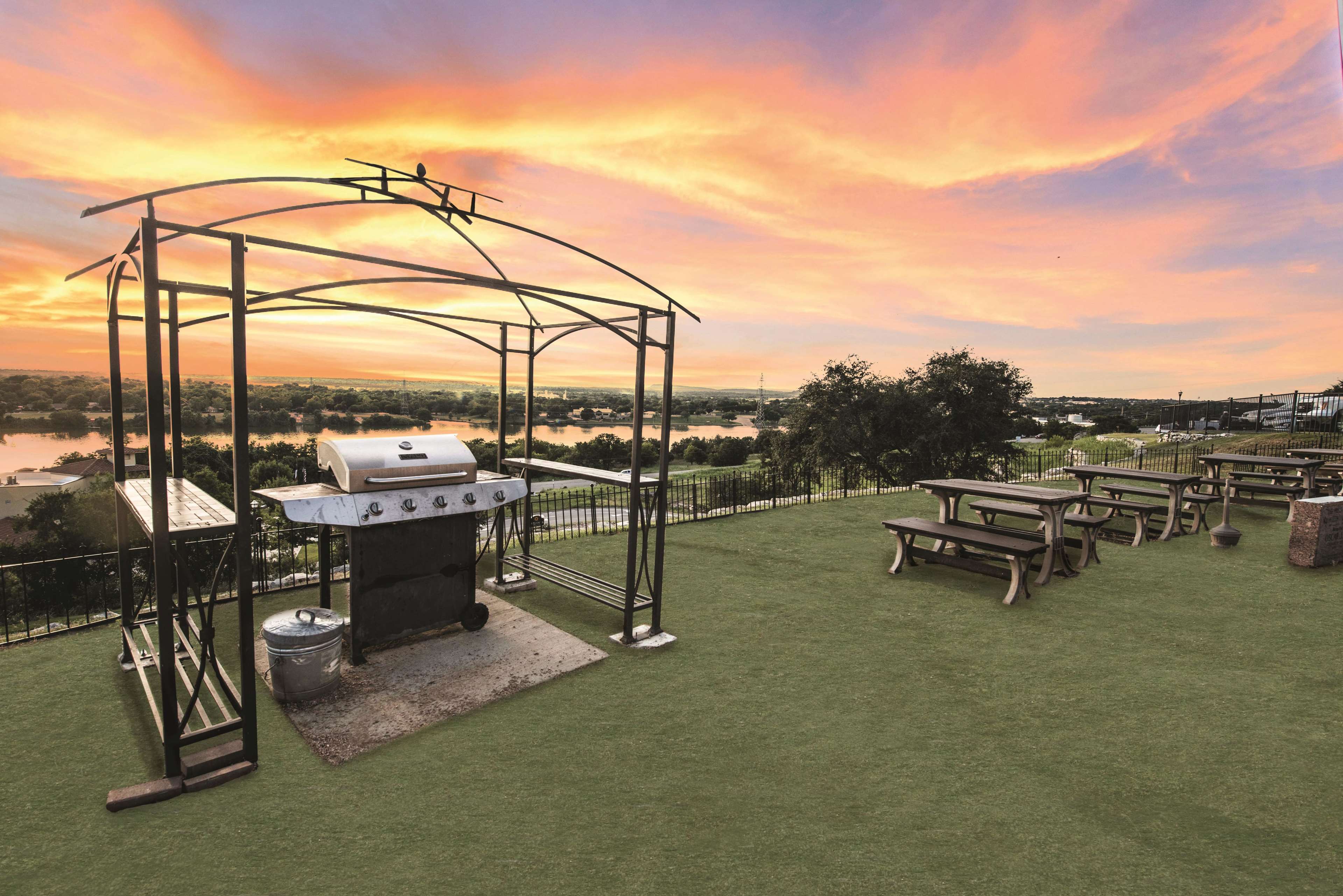 La Quinta Inn & Suites by Wyndham Marble Falls