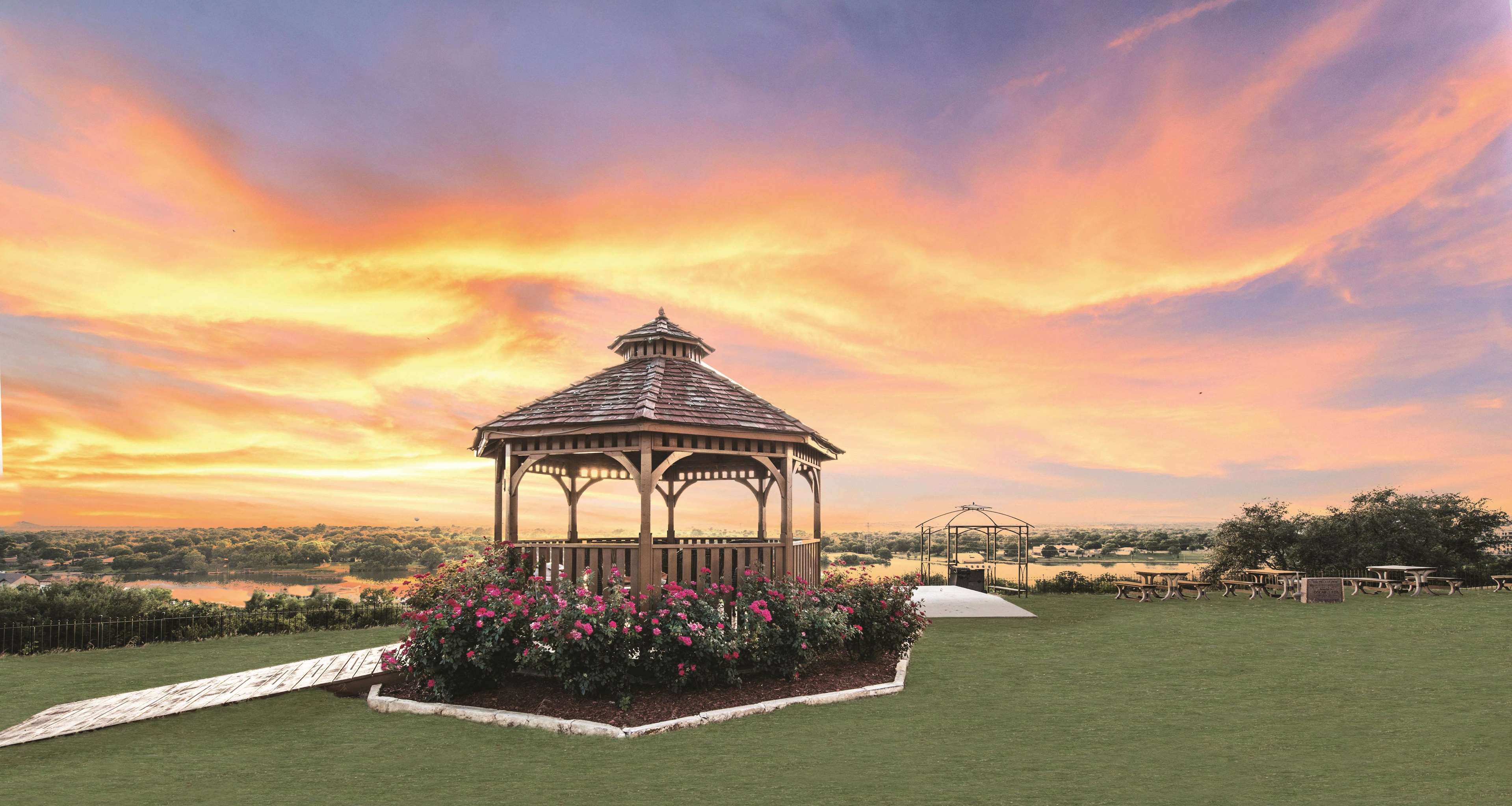 La Quinta Inn & Suites by Wyndham Marble Falls