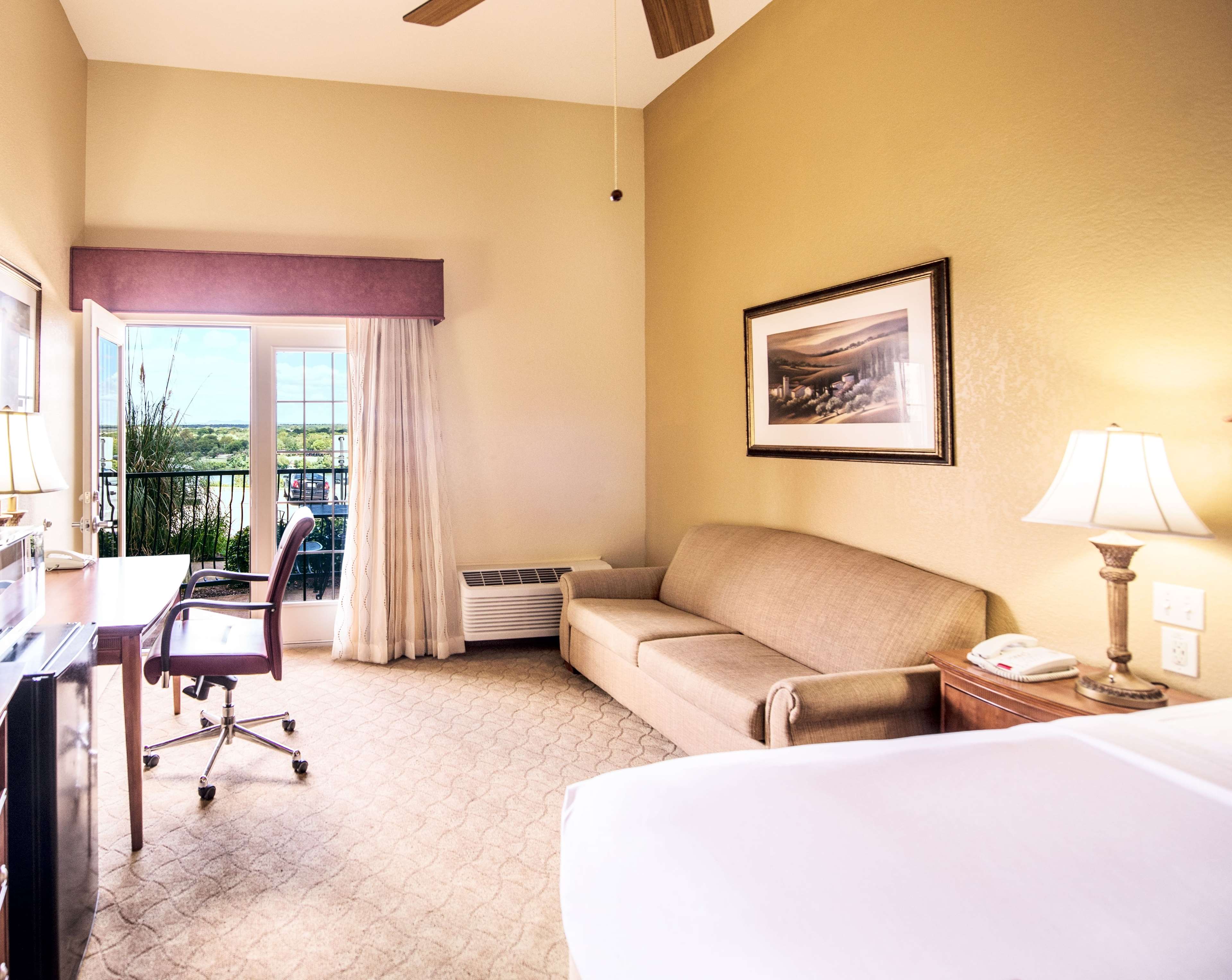 La Quinta Inn & Suites by Wyndham Marble Falls