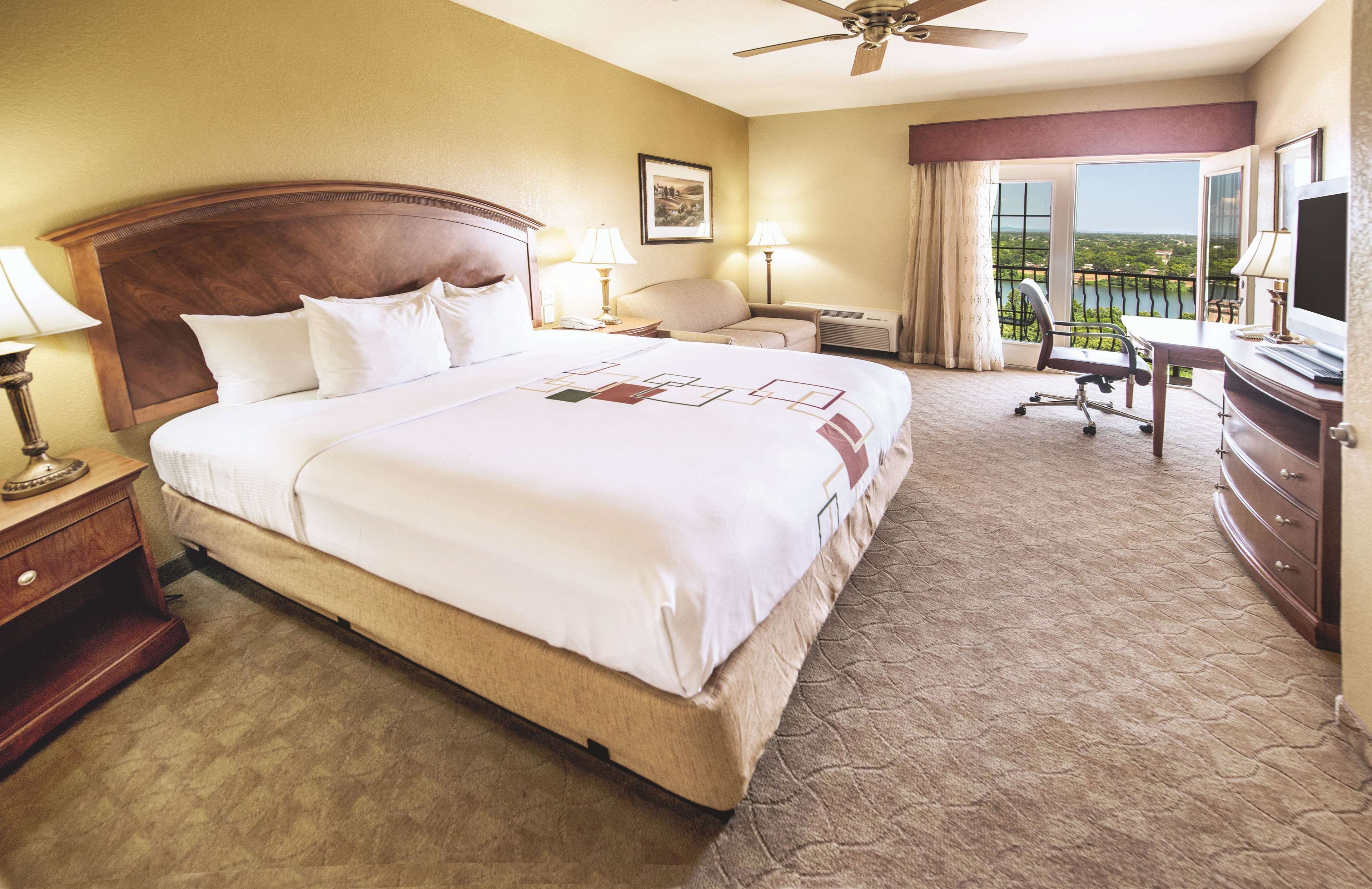 La Quinta Inn & Suites by Wyndham Marble Falls
