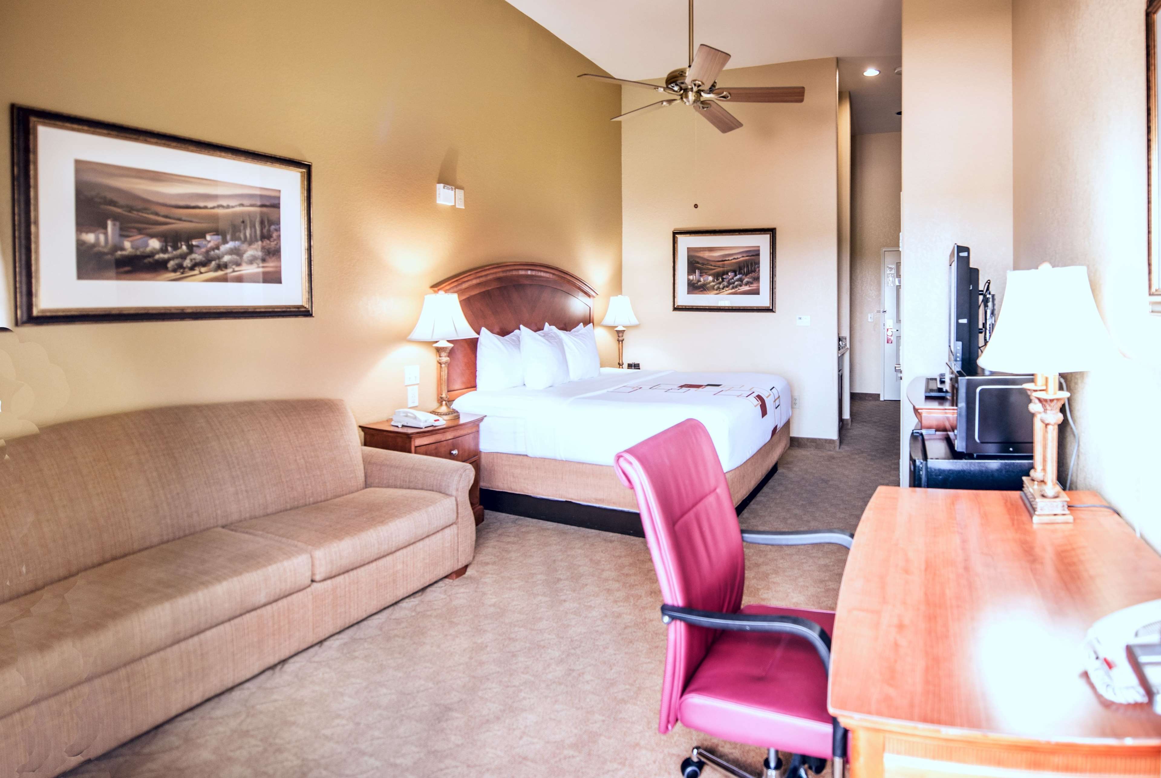 La Quinta Inn & Suites by Wyndham Marble Falls