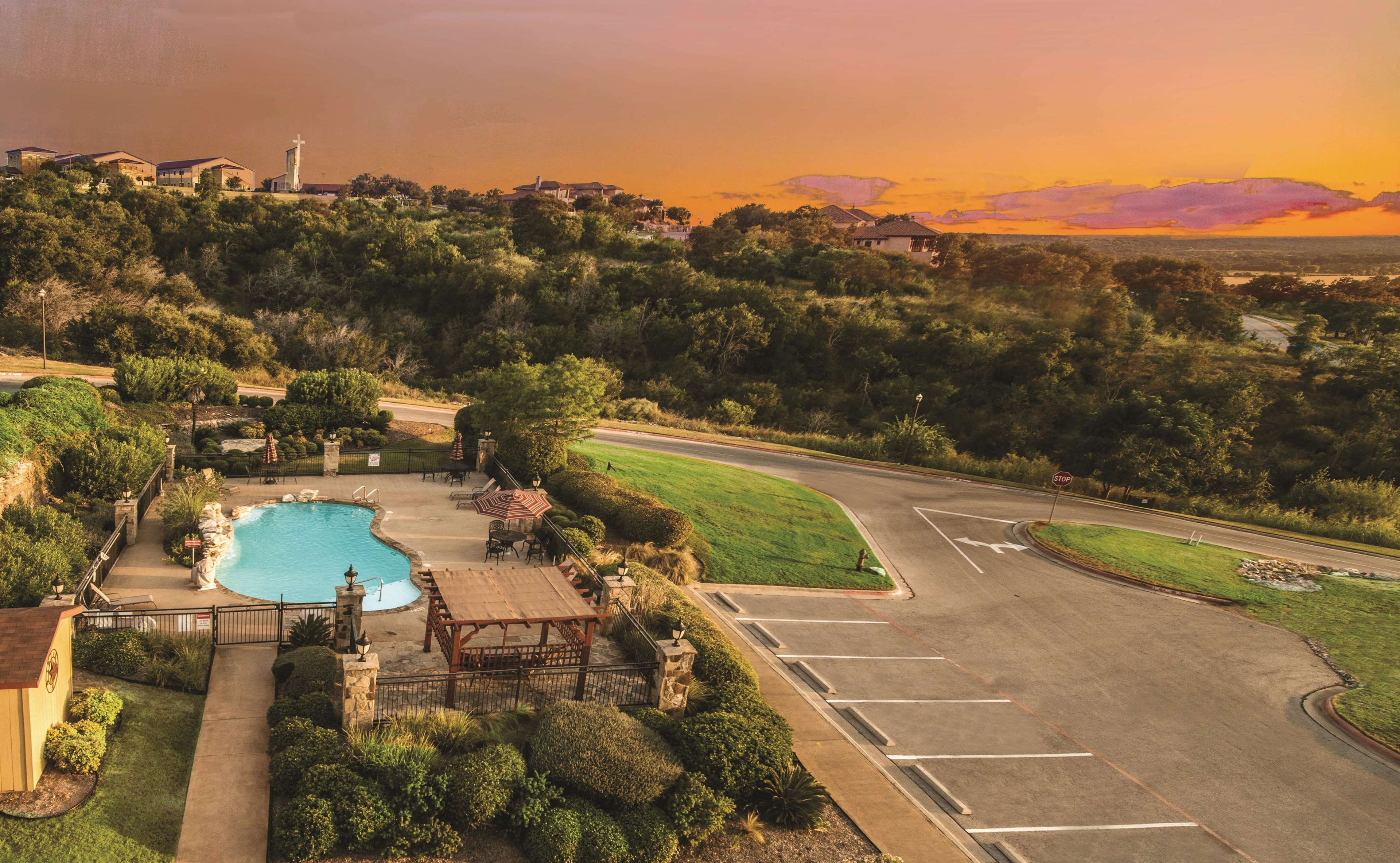 La Quinta Inn & Suites by Wyndham Marble Falls