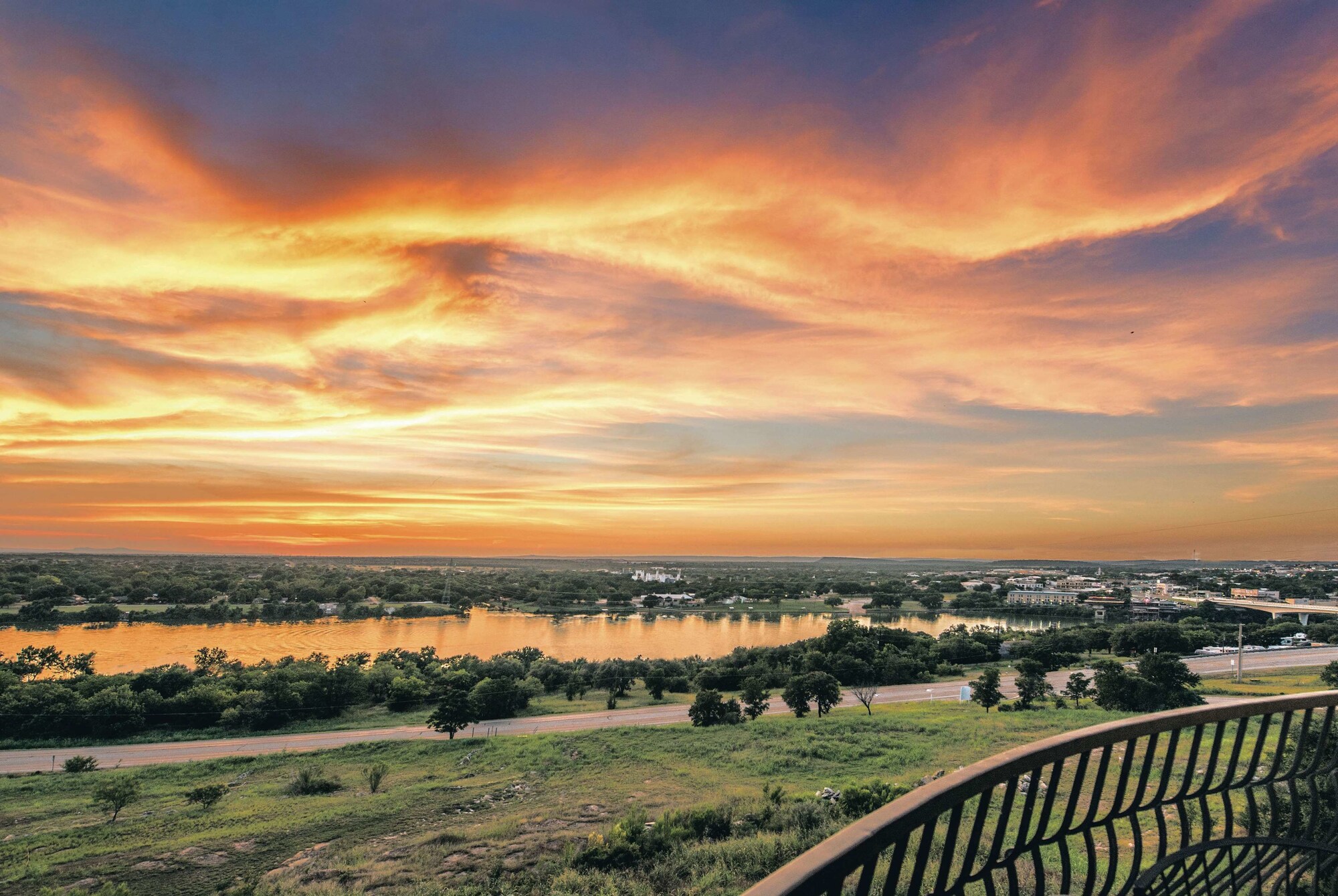 La Quinta Inn & Suites by Wyndham Marble Falls