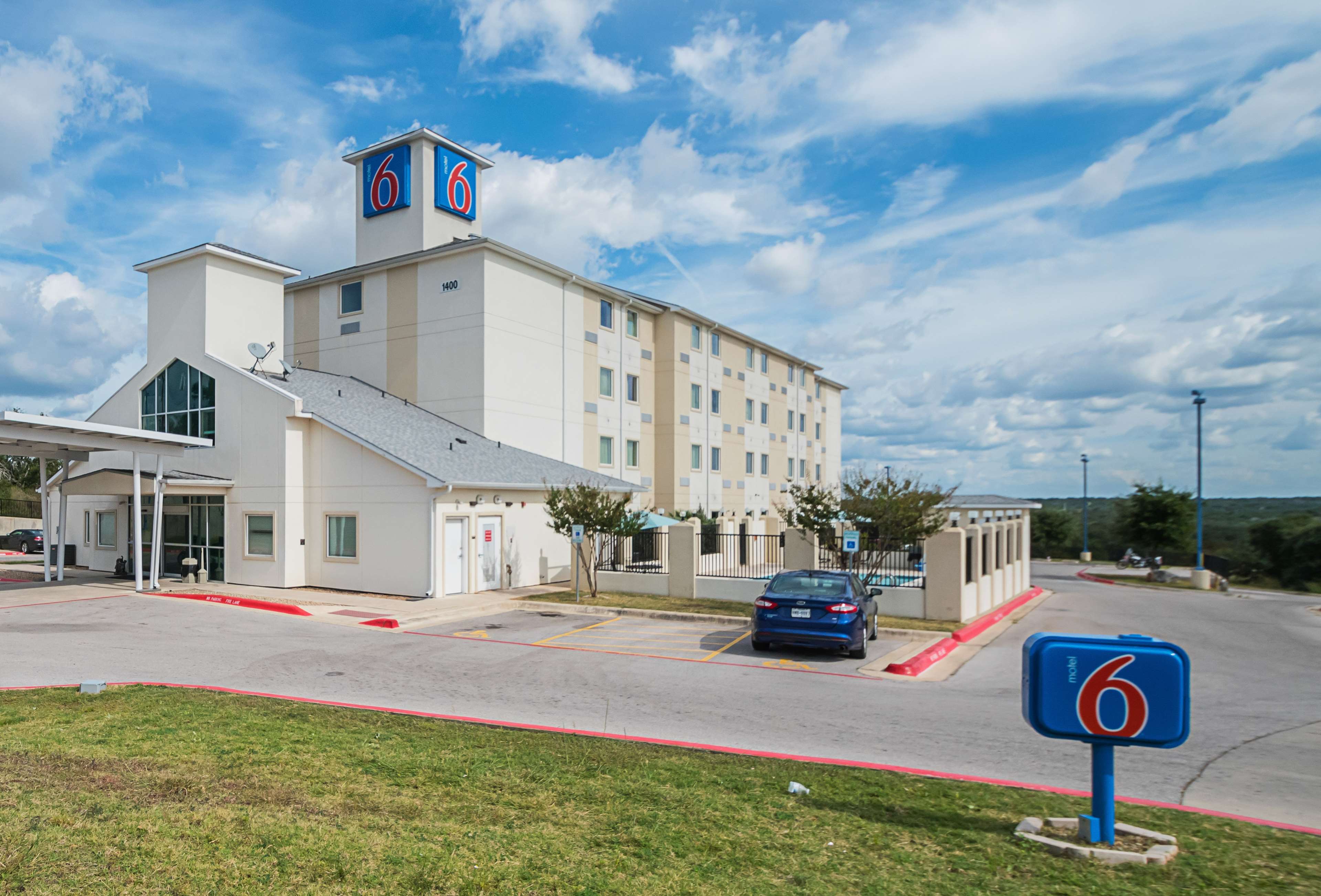 Motel 6 Marble Falls