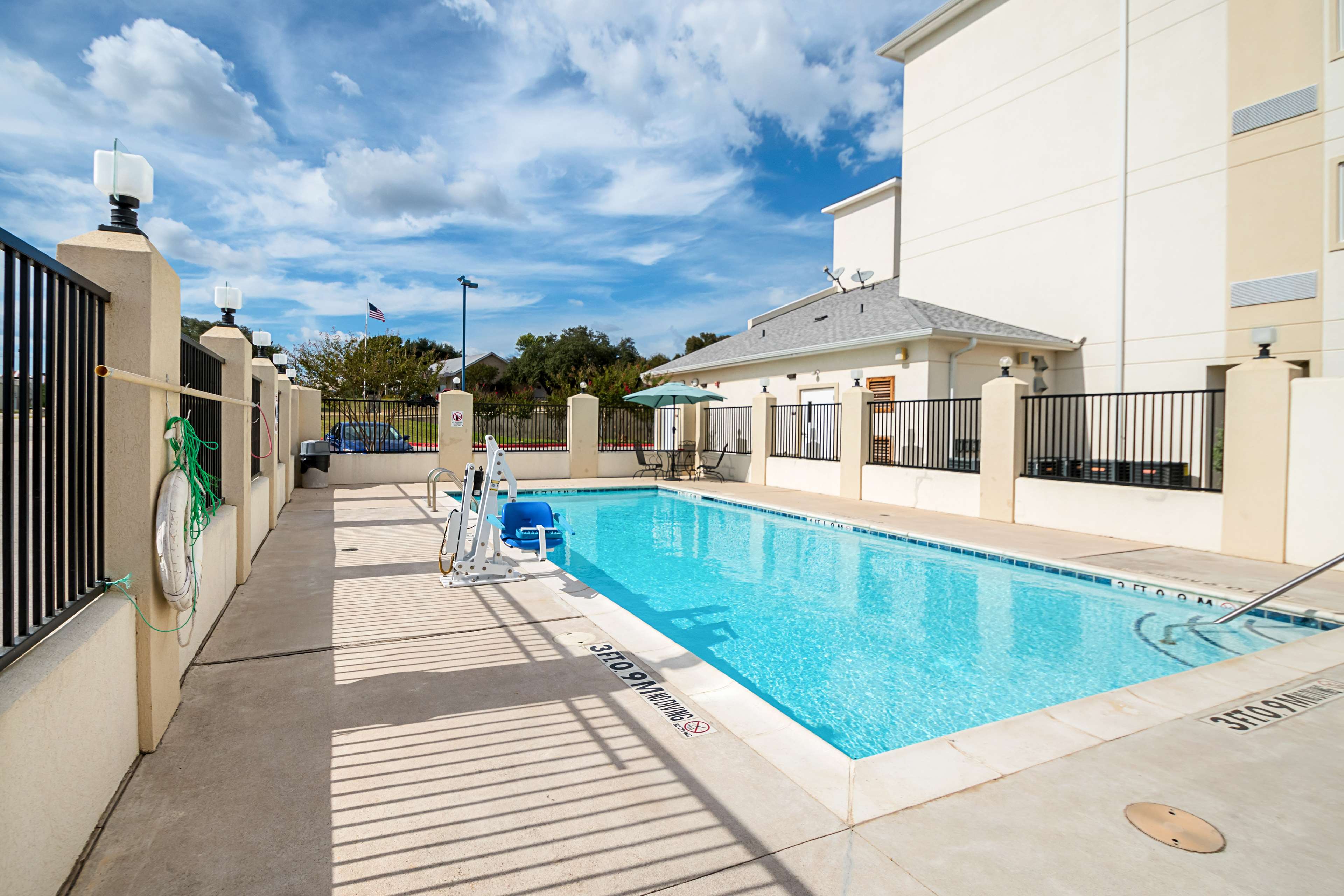 Motel 6 Marble Falls