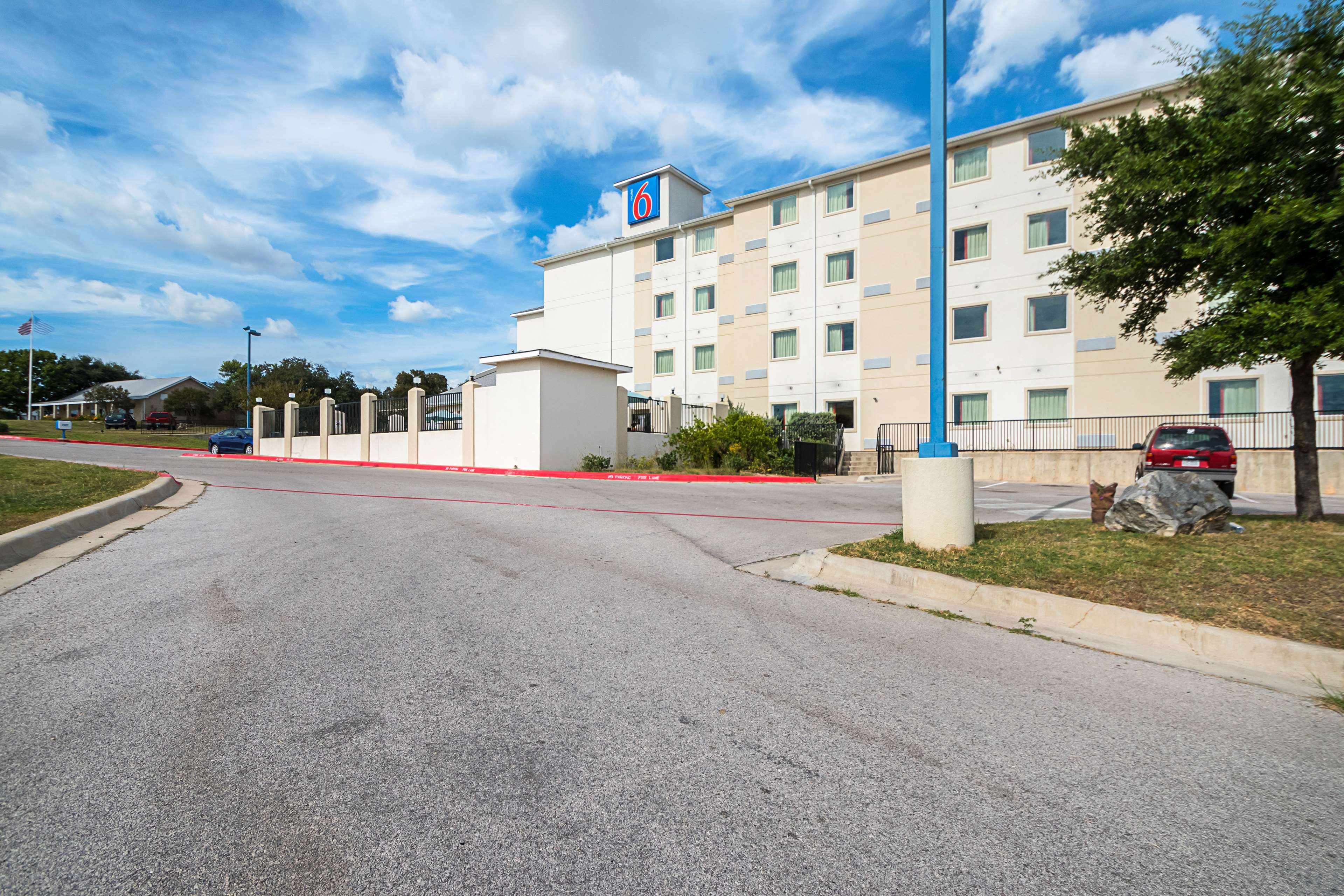 Motel 6 Marble Falls