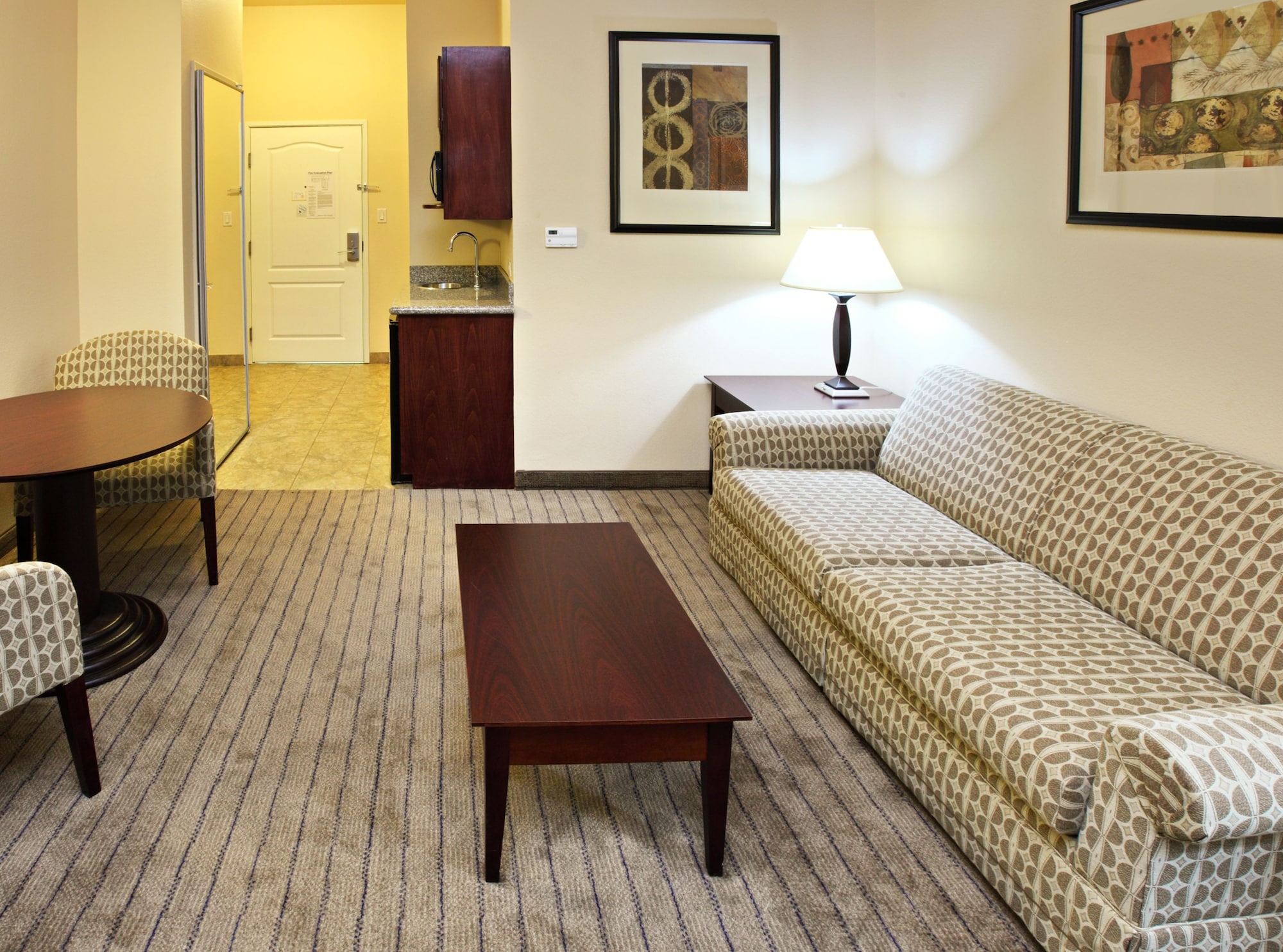 Holiday Inn Express Hotel & Suites Marshall South