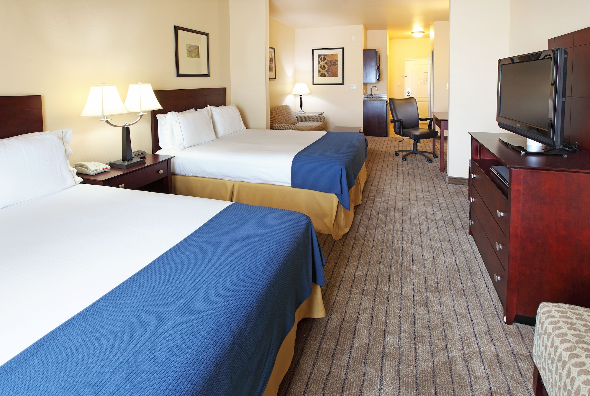 Holiday Inn Express Hotel & Suites Marshall South