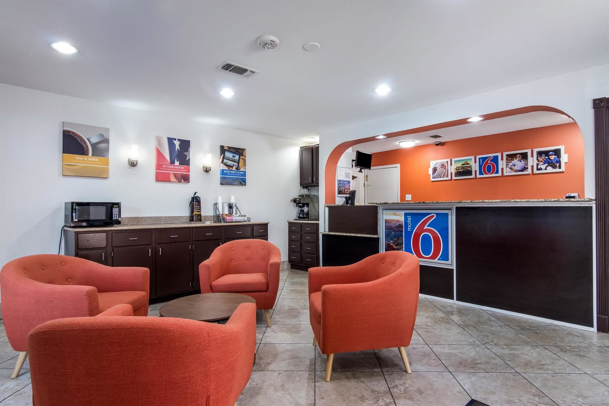 Motel 6 Marshall Tx