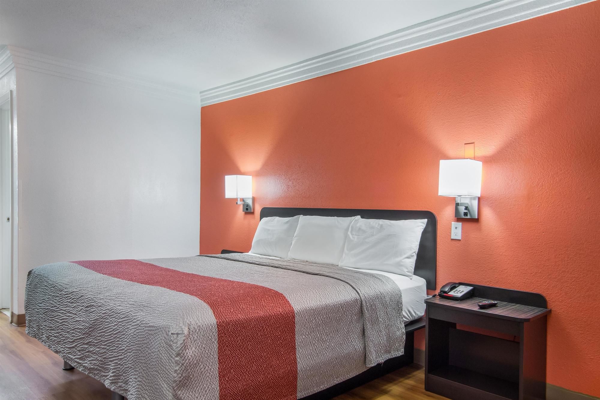 Motel 6 Marshall Tx