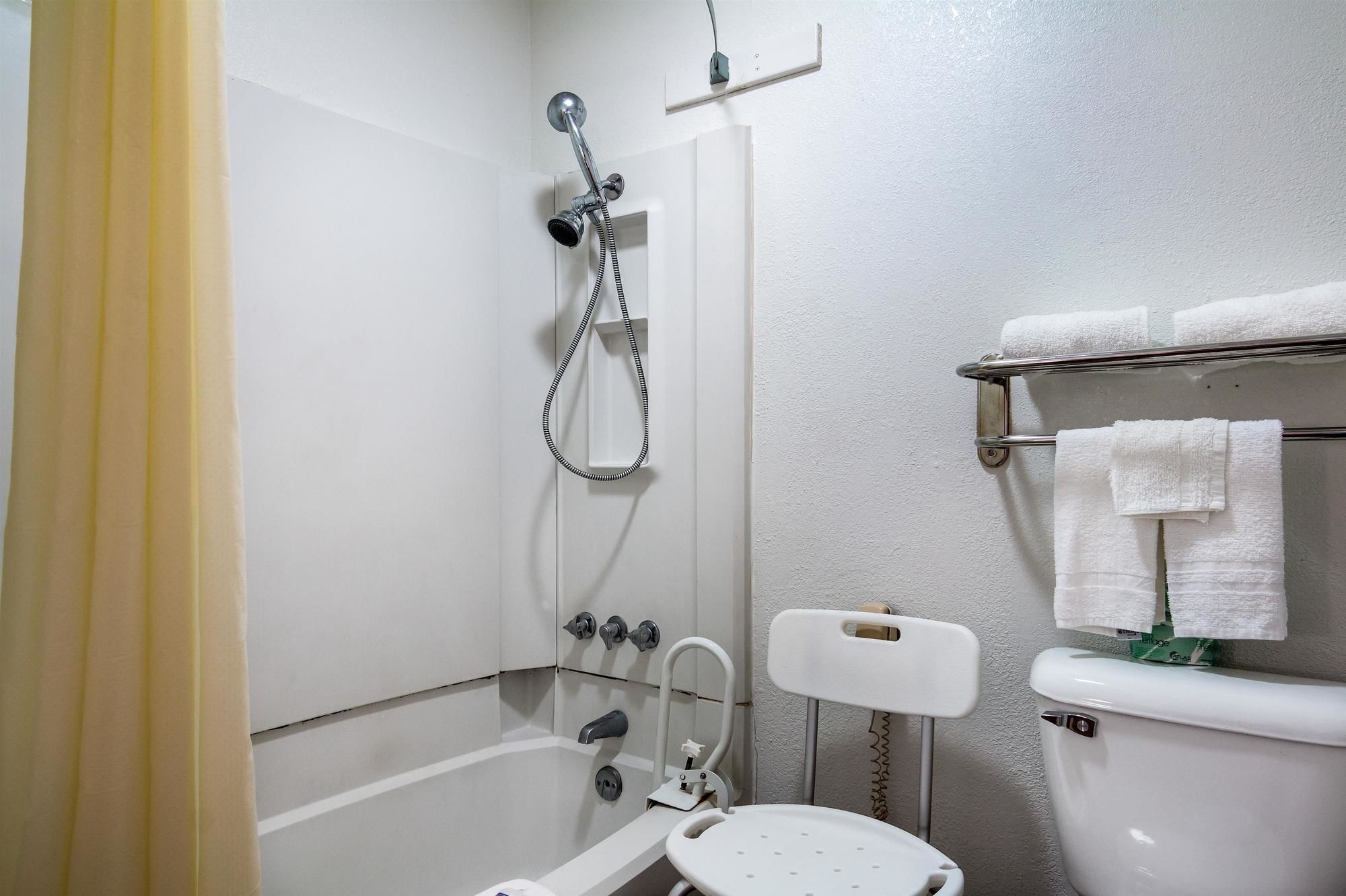 Motel 6 Marshall Tx