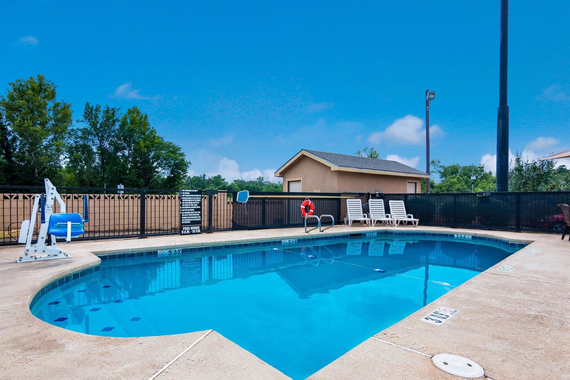 Motel 6 Marshall Tx