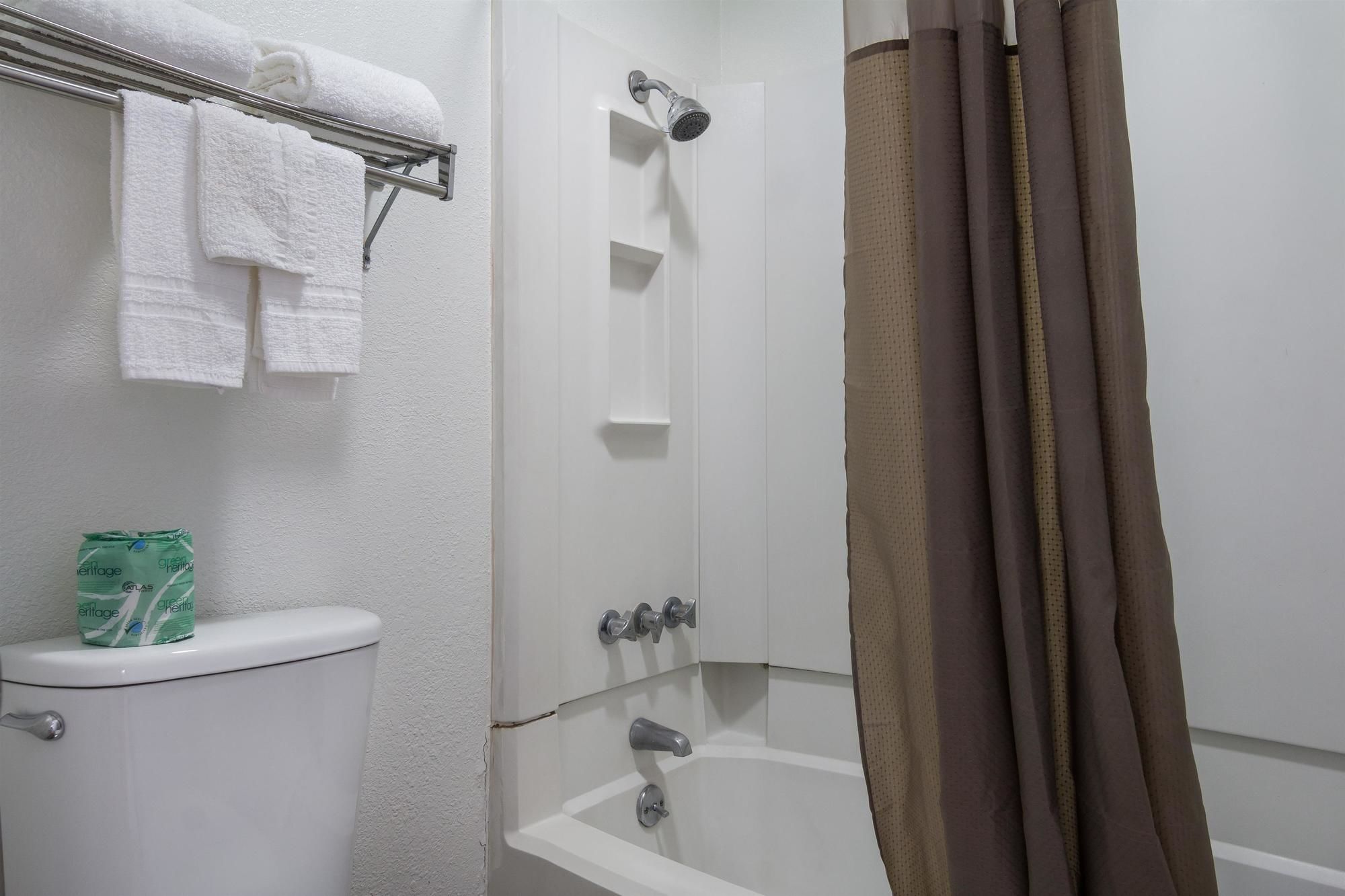 Motel 6 Marshall Tx