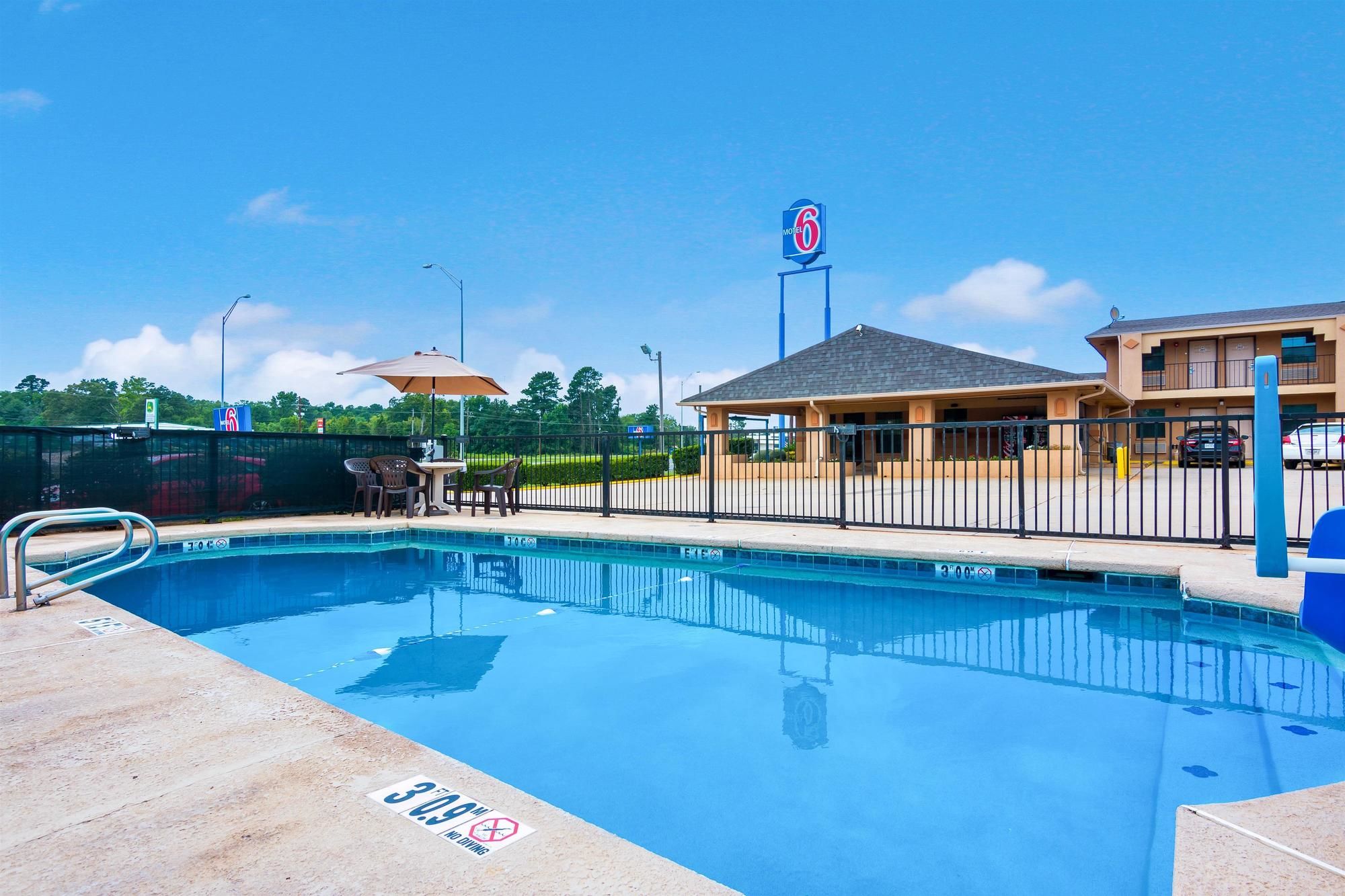 Motel 6 Marshall Tx