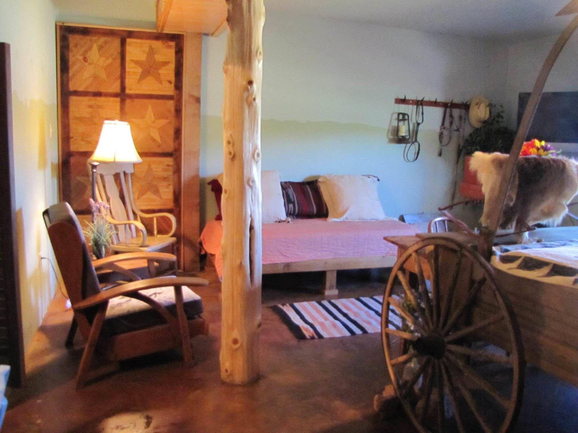Covered Wagon Suite