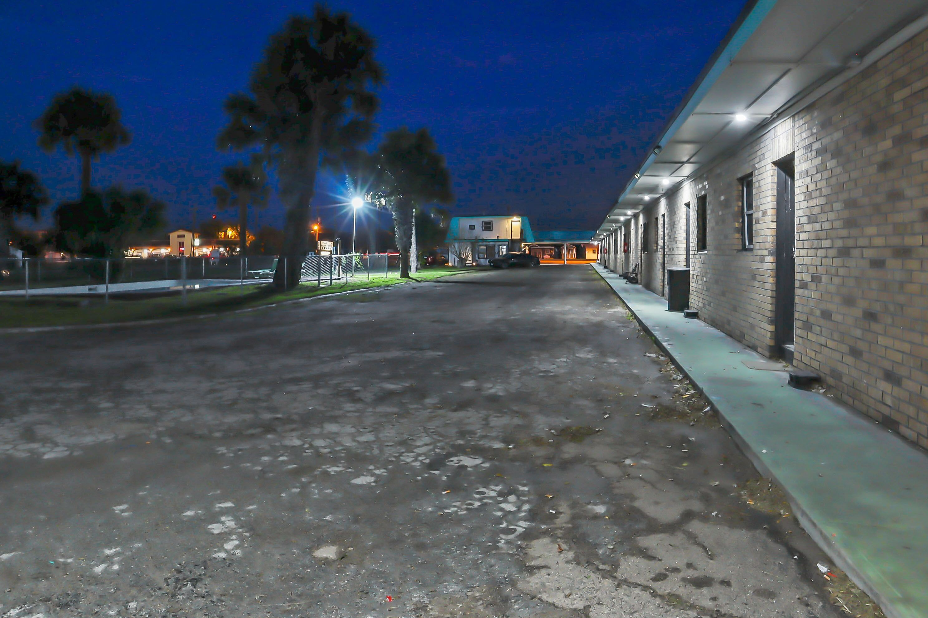 Mathis Motel & RV Park