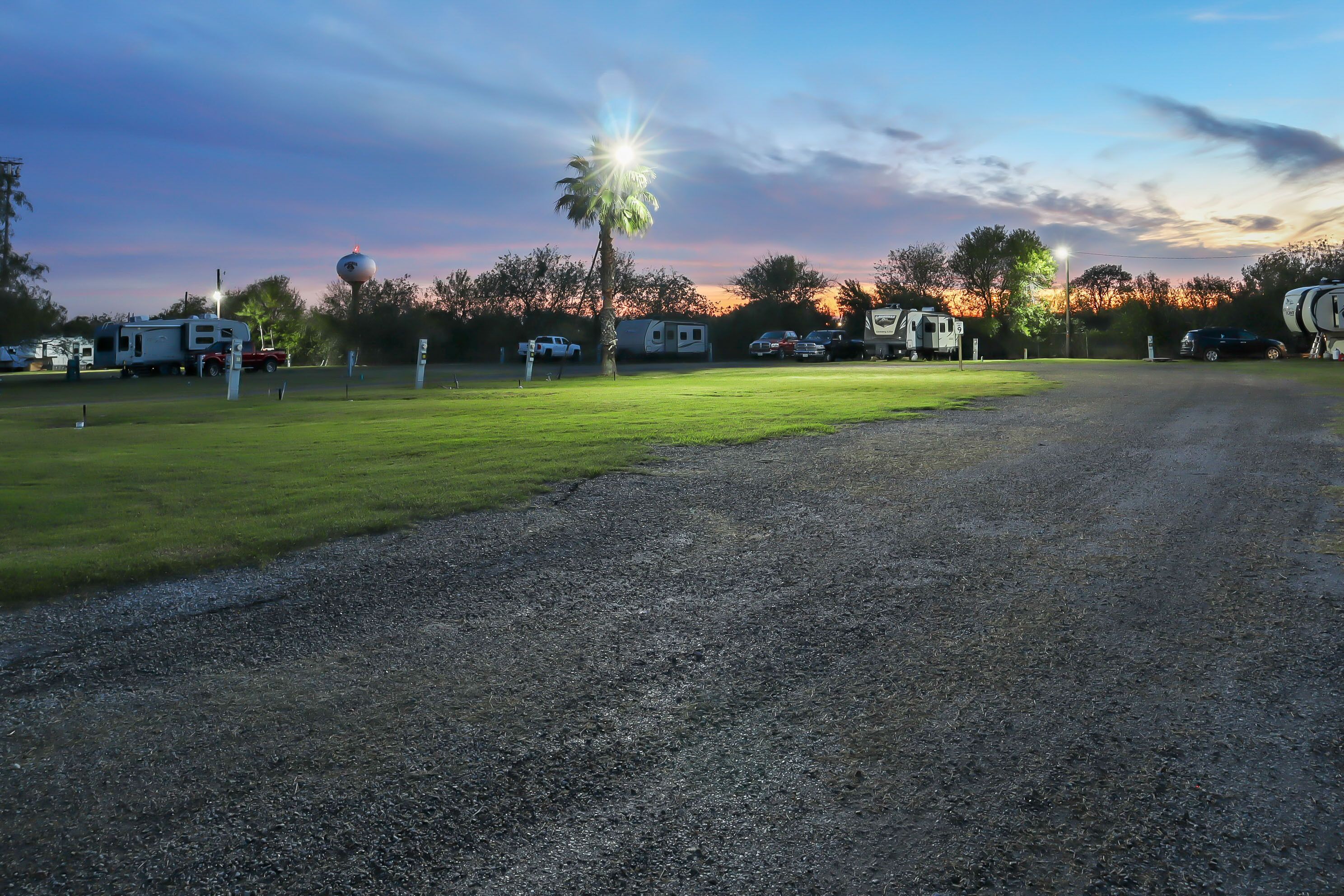 Mathis Motel & RV Park