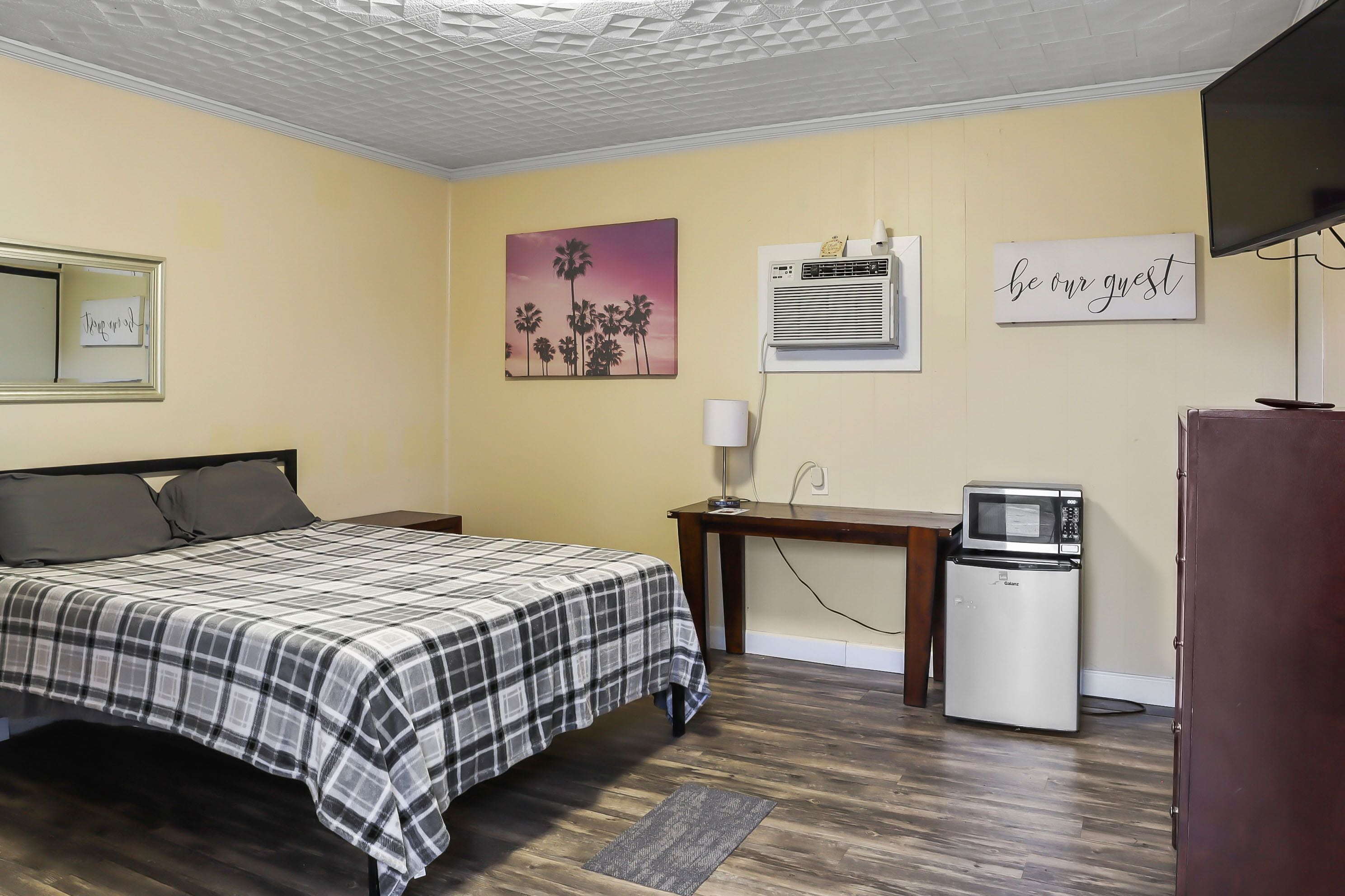 Mathis Motel & RV Park