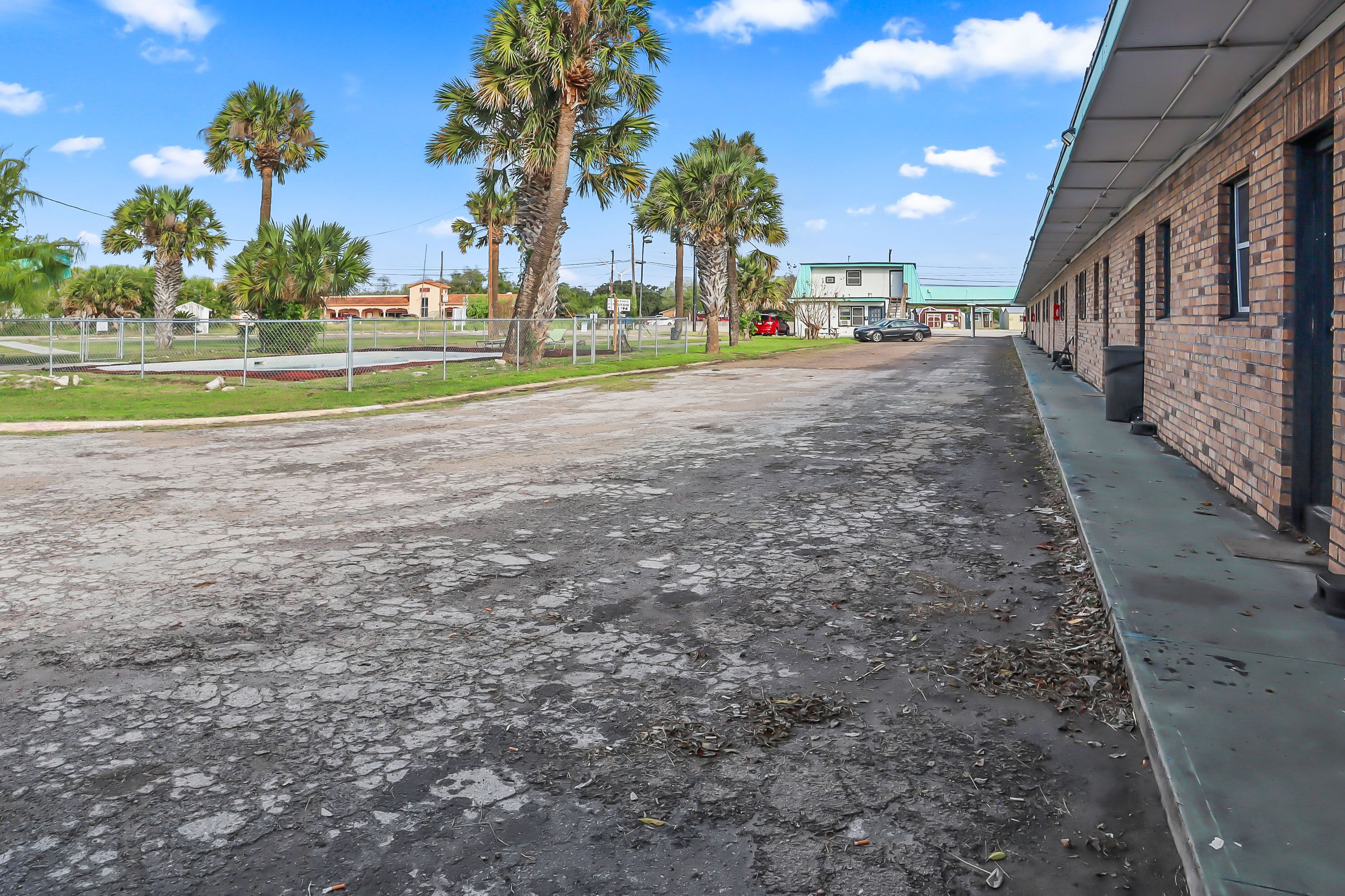 Mathis Motel & RV Park