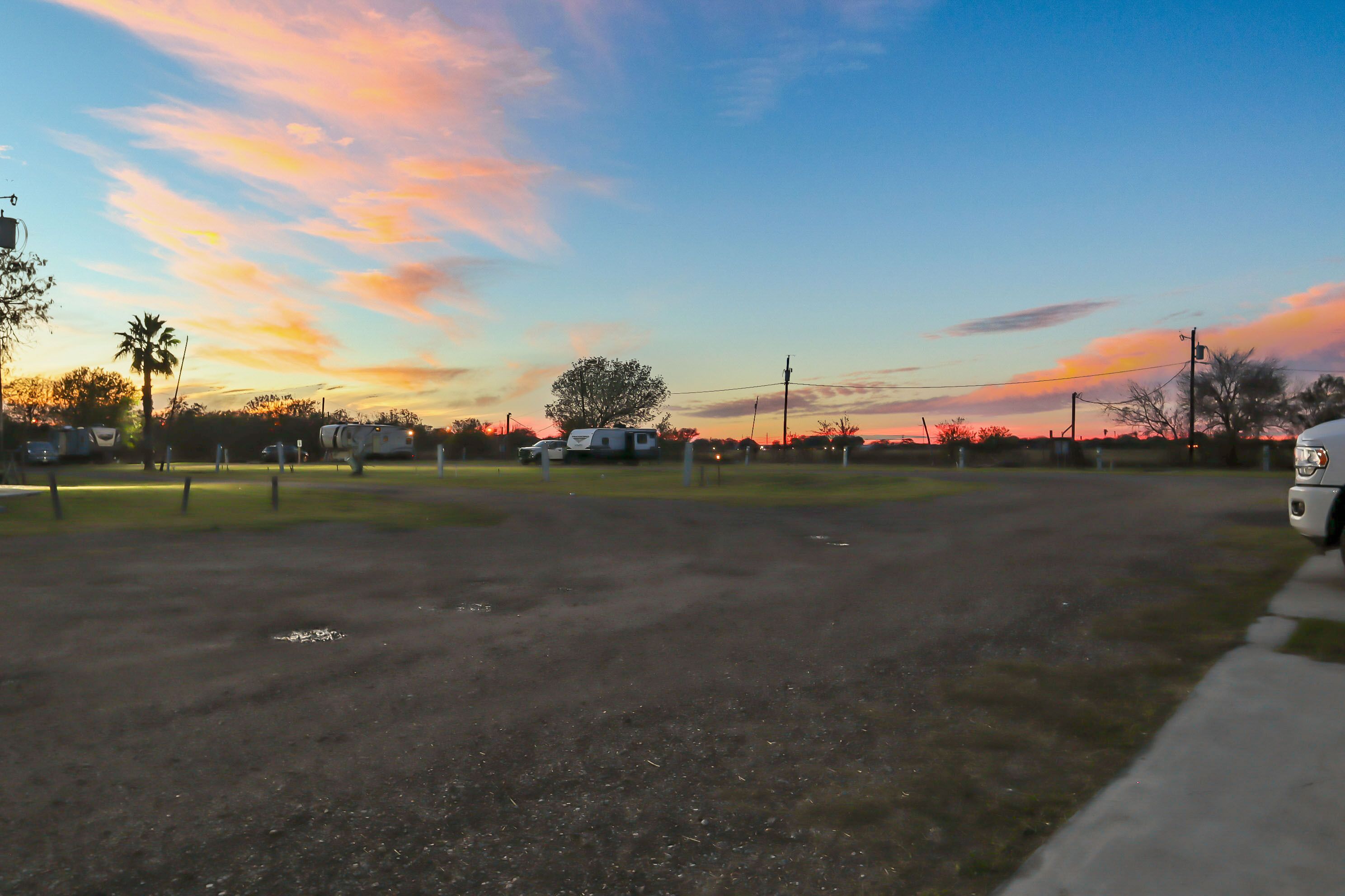 Mathis Motel & RV Park