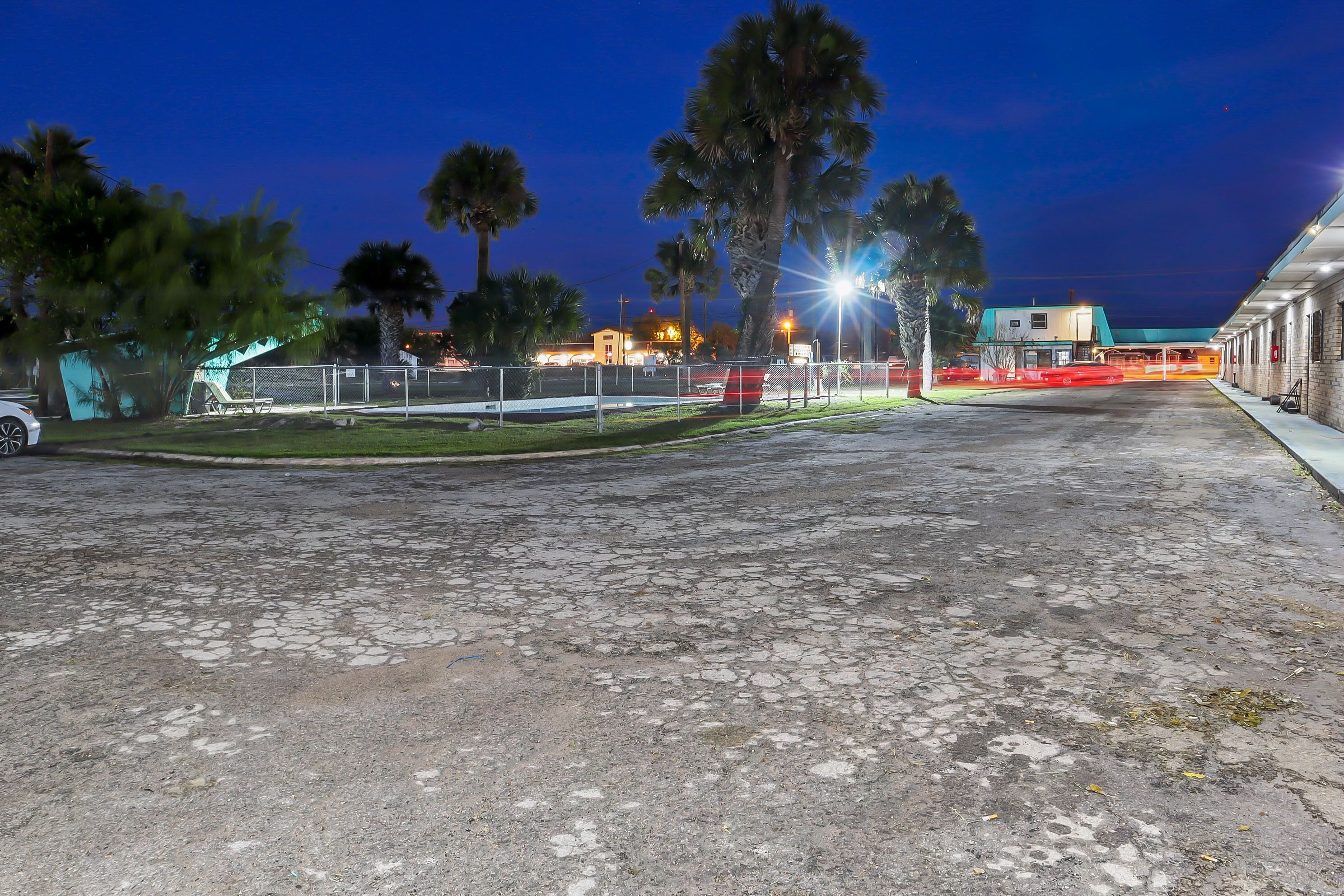 Mathis Motel & RV Park