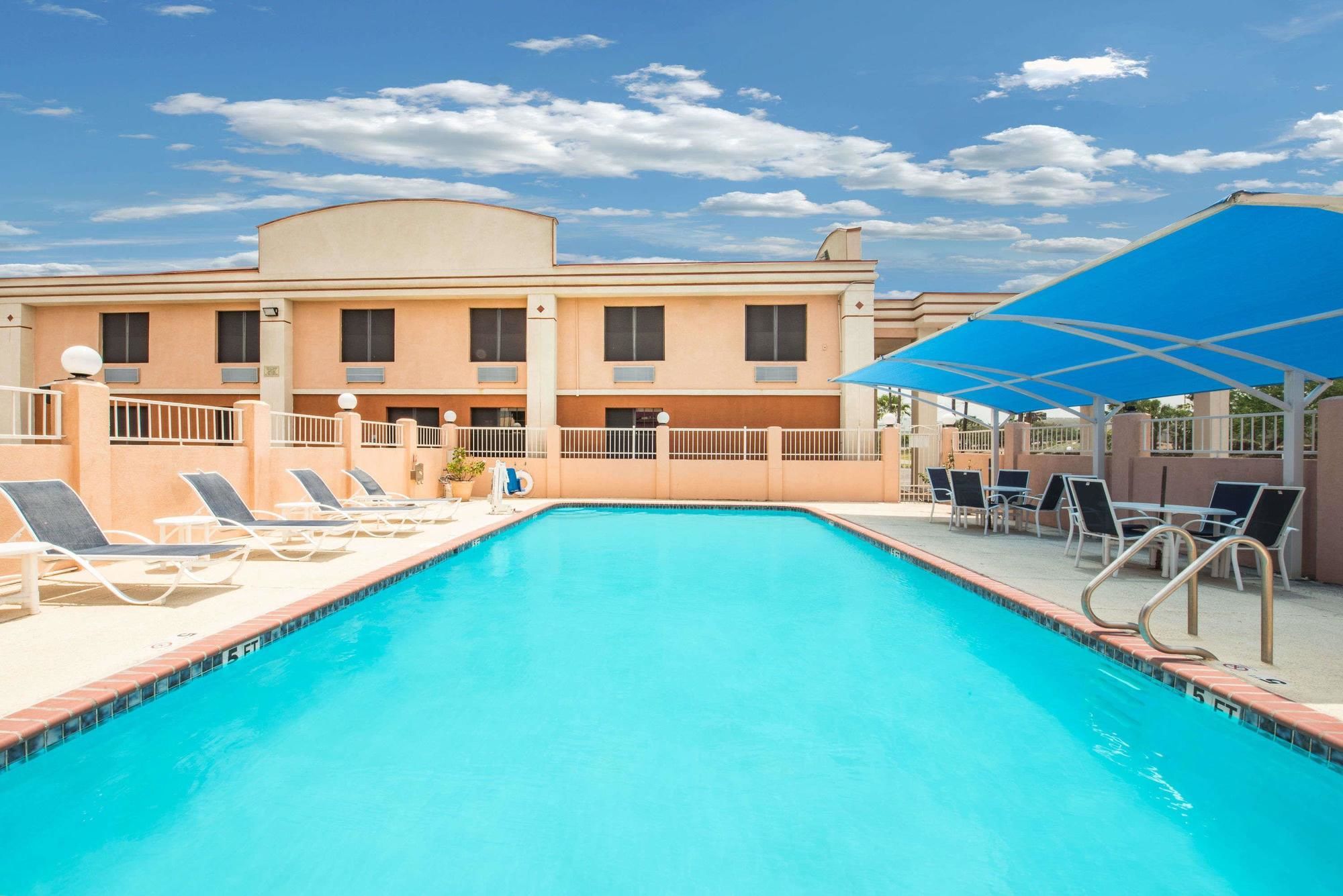 Days Inn by Wyndham McAllen