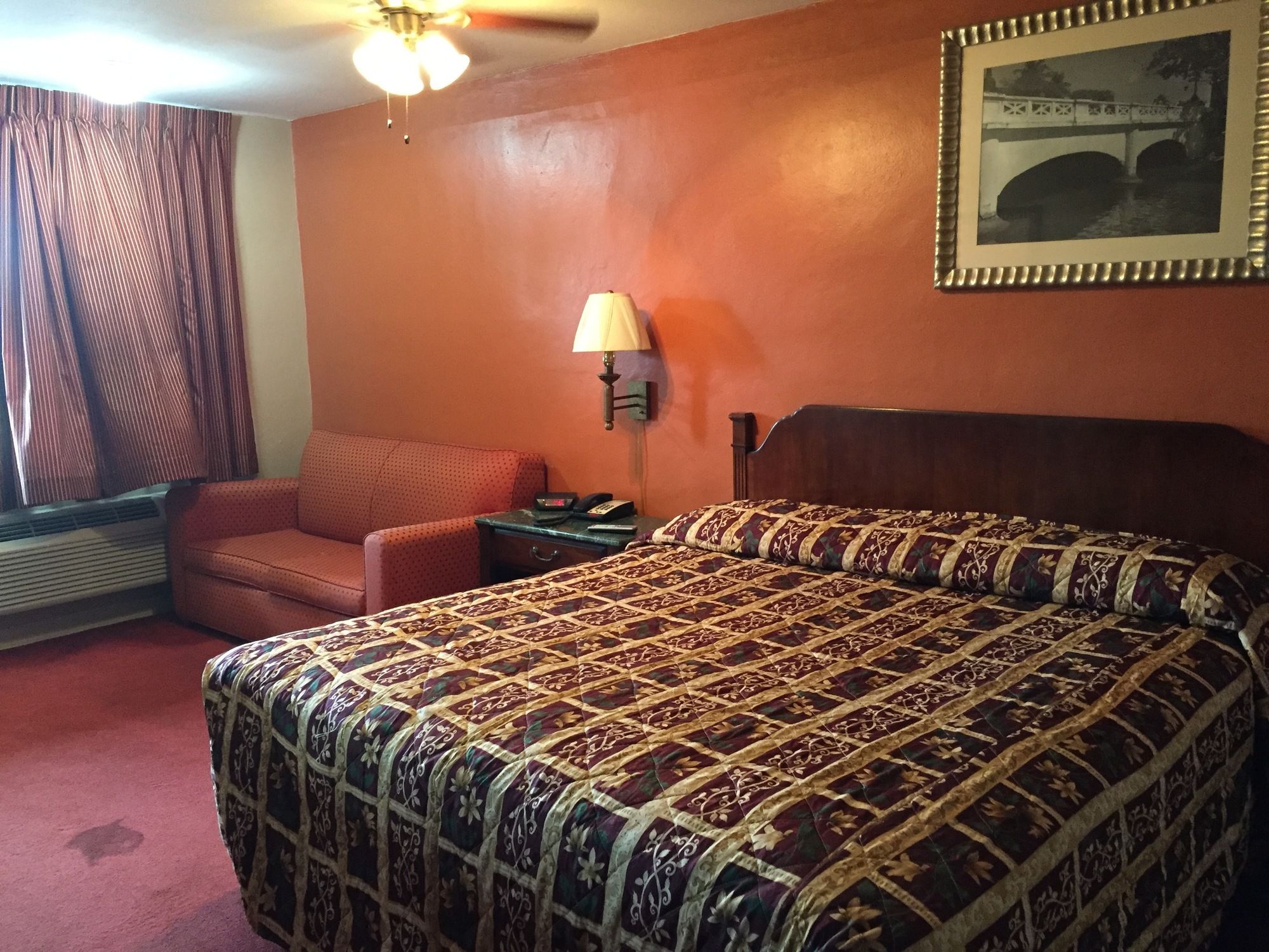 Deluxe Inn Airport