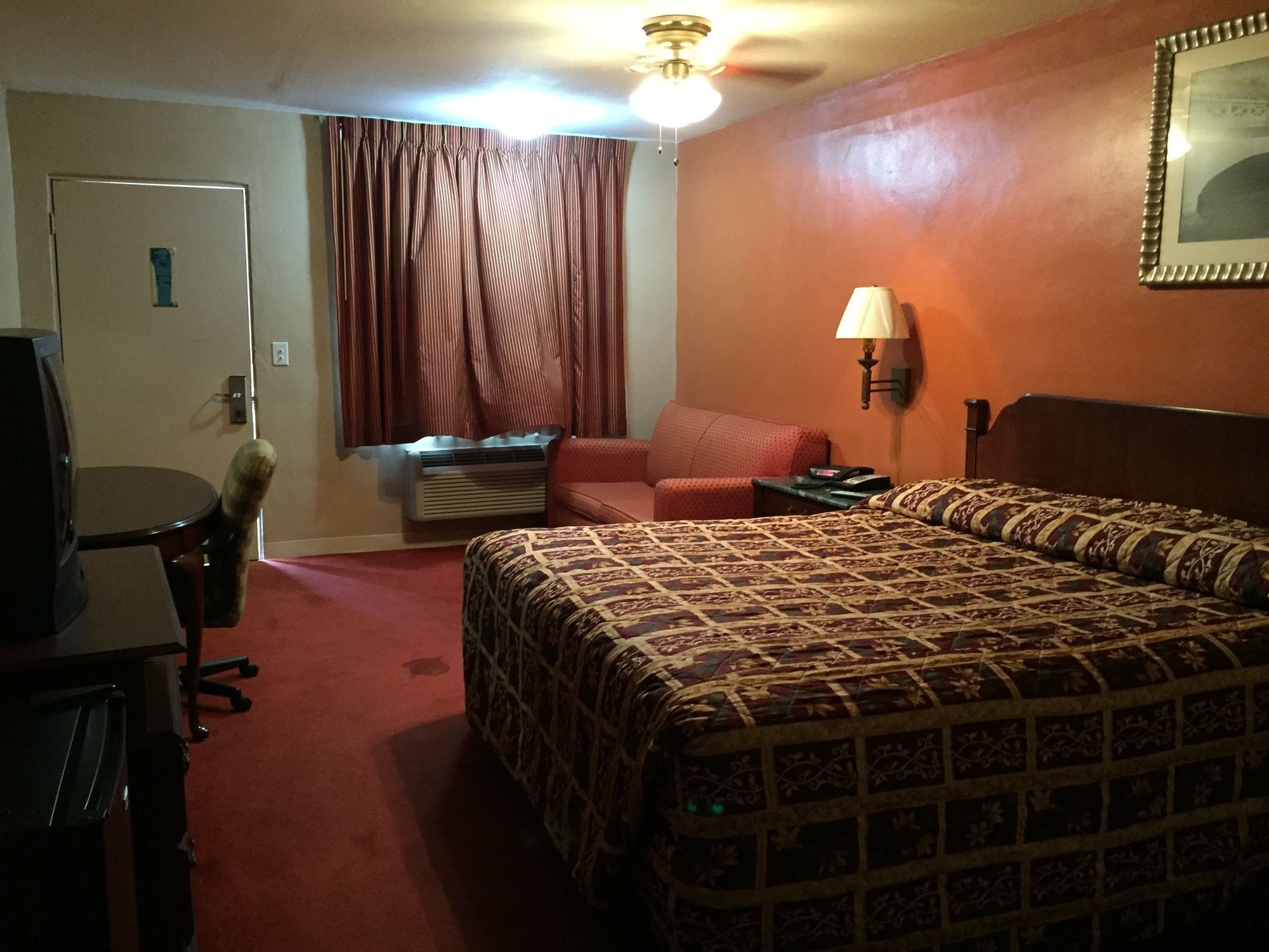 Deluxe Inn Airport