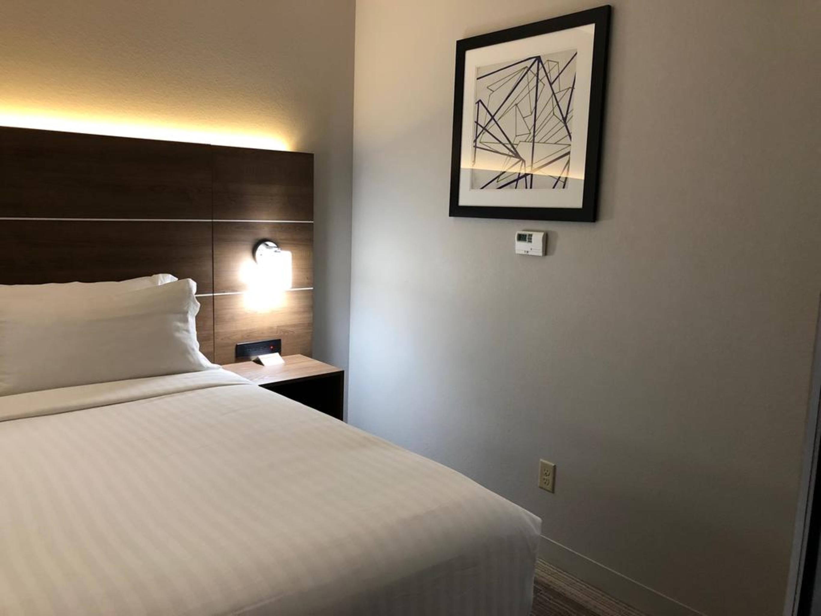 Holiday Inn Express & Suites McAllen - Medical Center Area