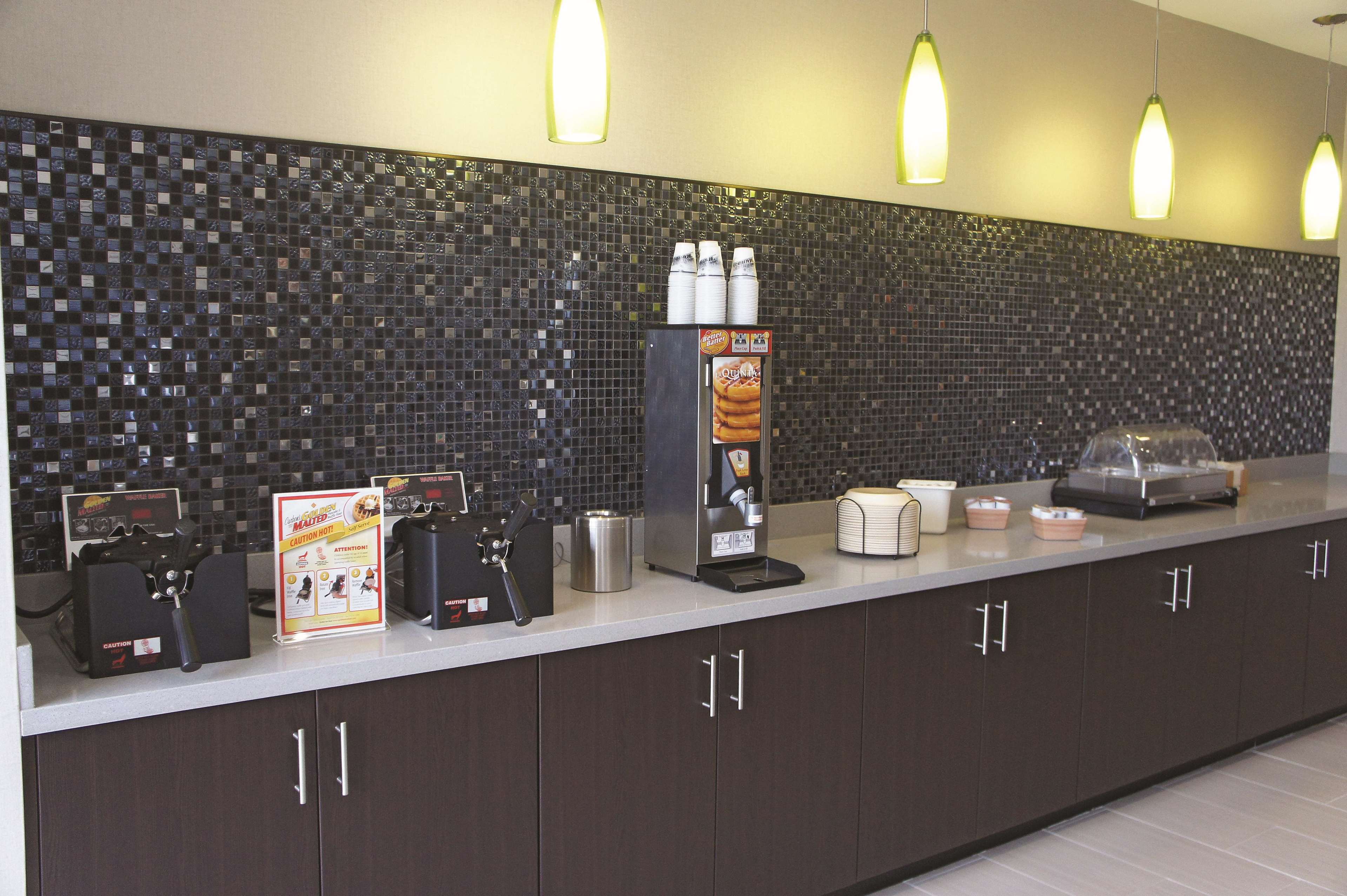La Quinta Inn & Suites by Wyndham McAllen Convention Center