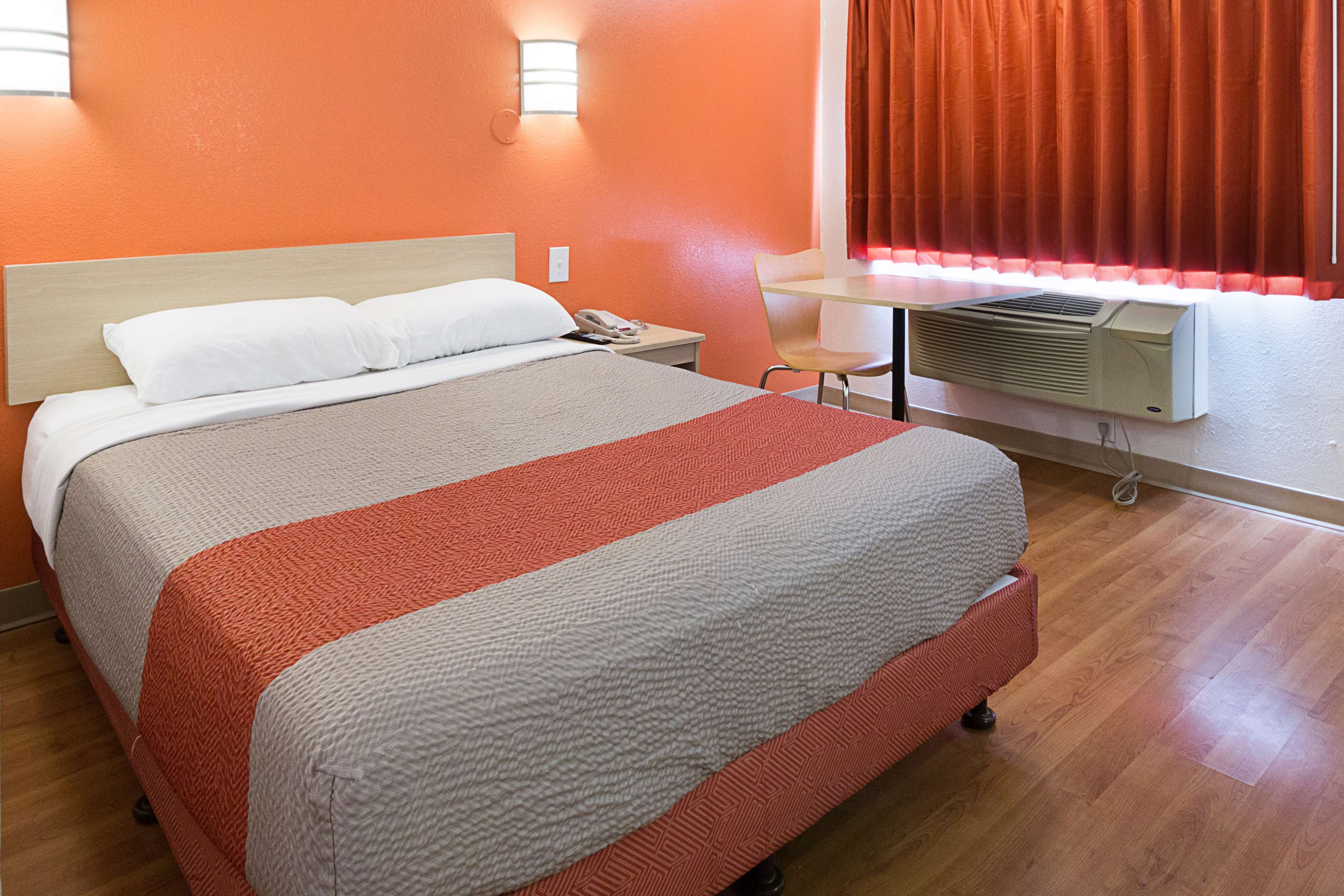 Motel 6 Mcallen